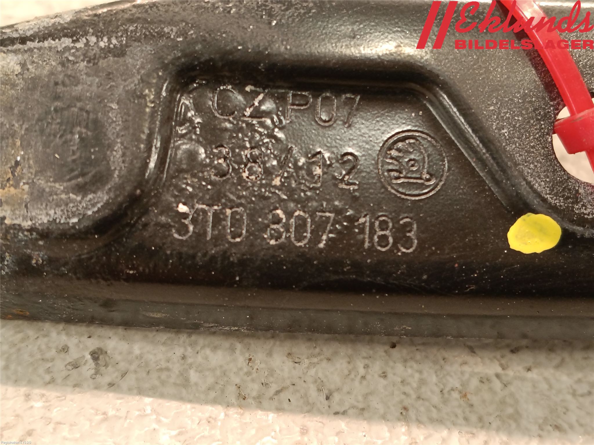 Skoda SUPERB 09-15 Stötfångarfäste Fram Vä
