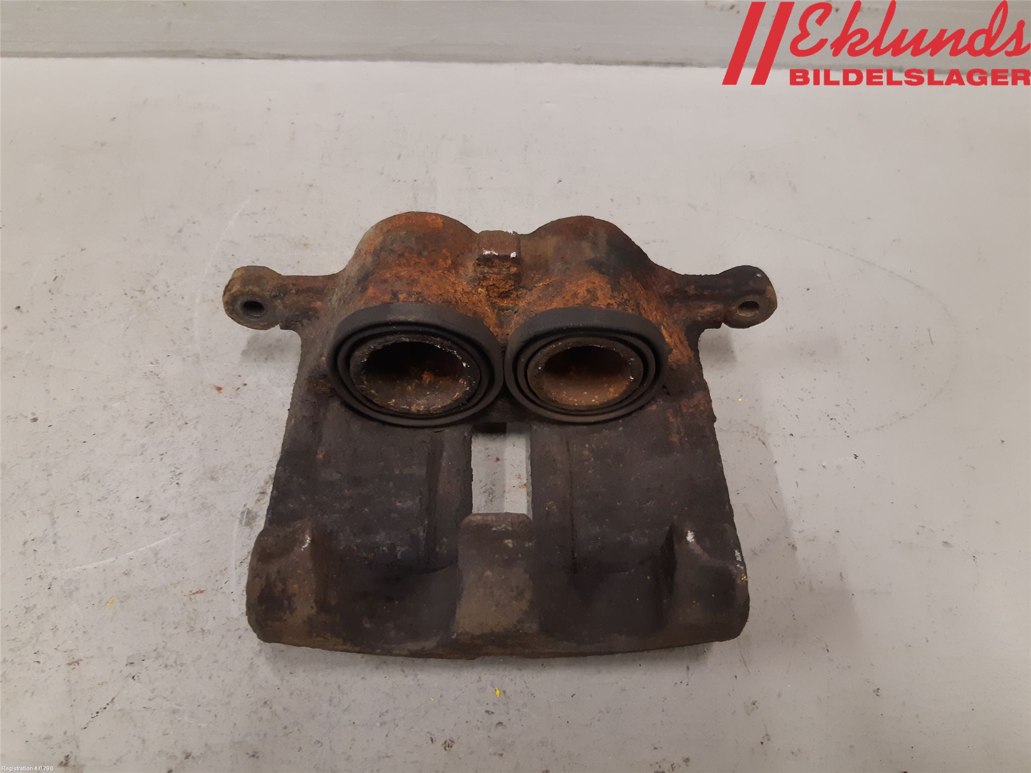 Renault TRAFIC   02-14 Bromsok Fram Höger