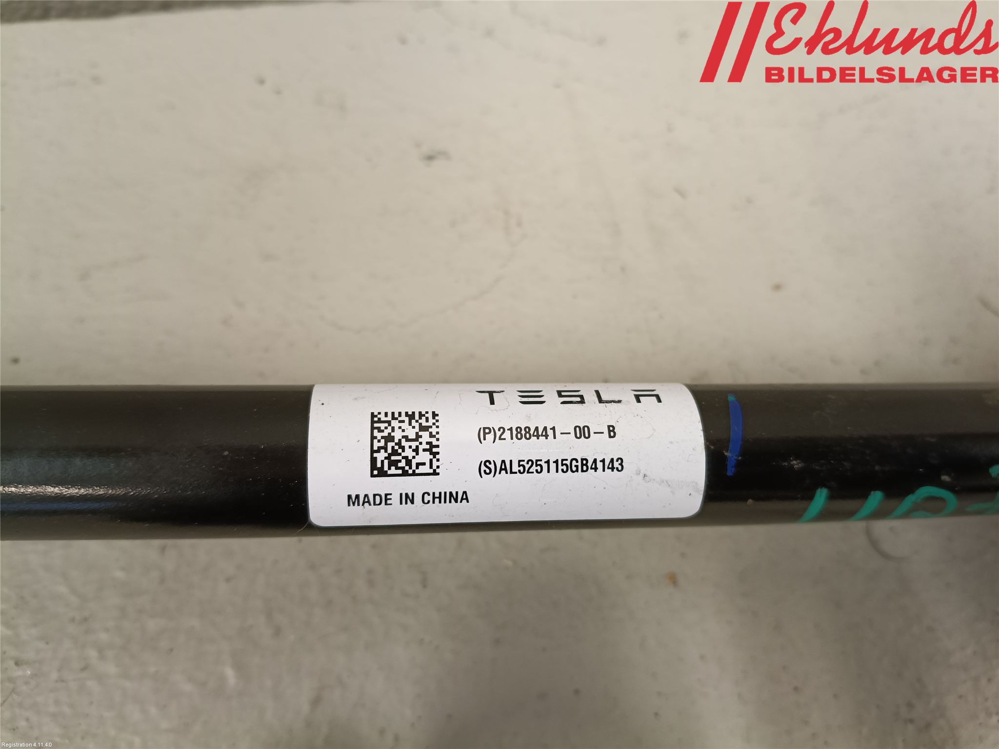 Tesla MODEL Y 21- Bärarm Bak Höger