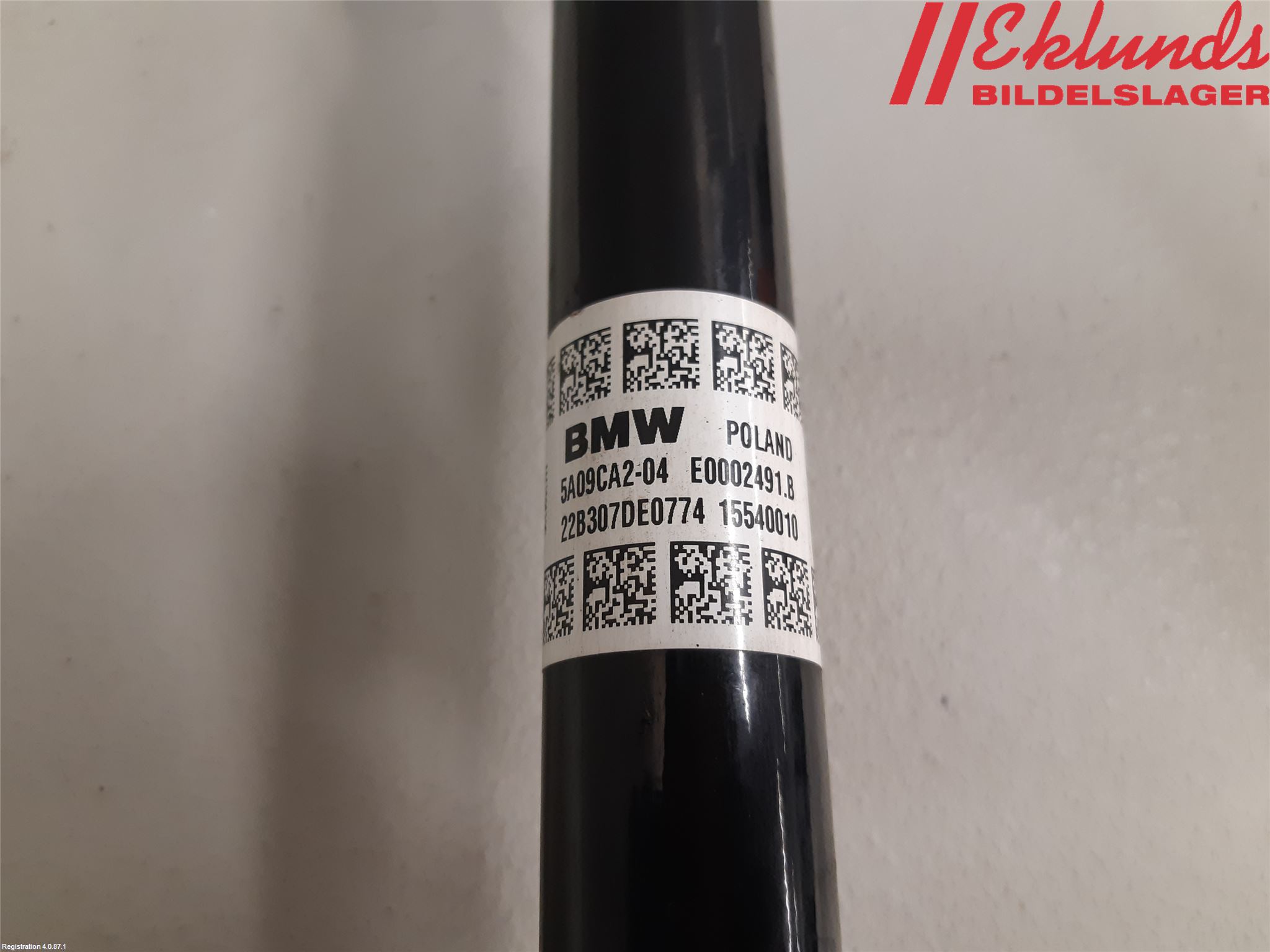 BMW iX I20 22- Drivaxel Fram Höger