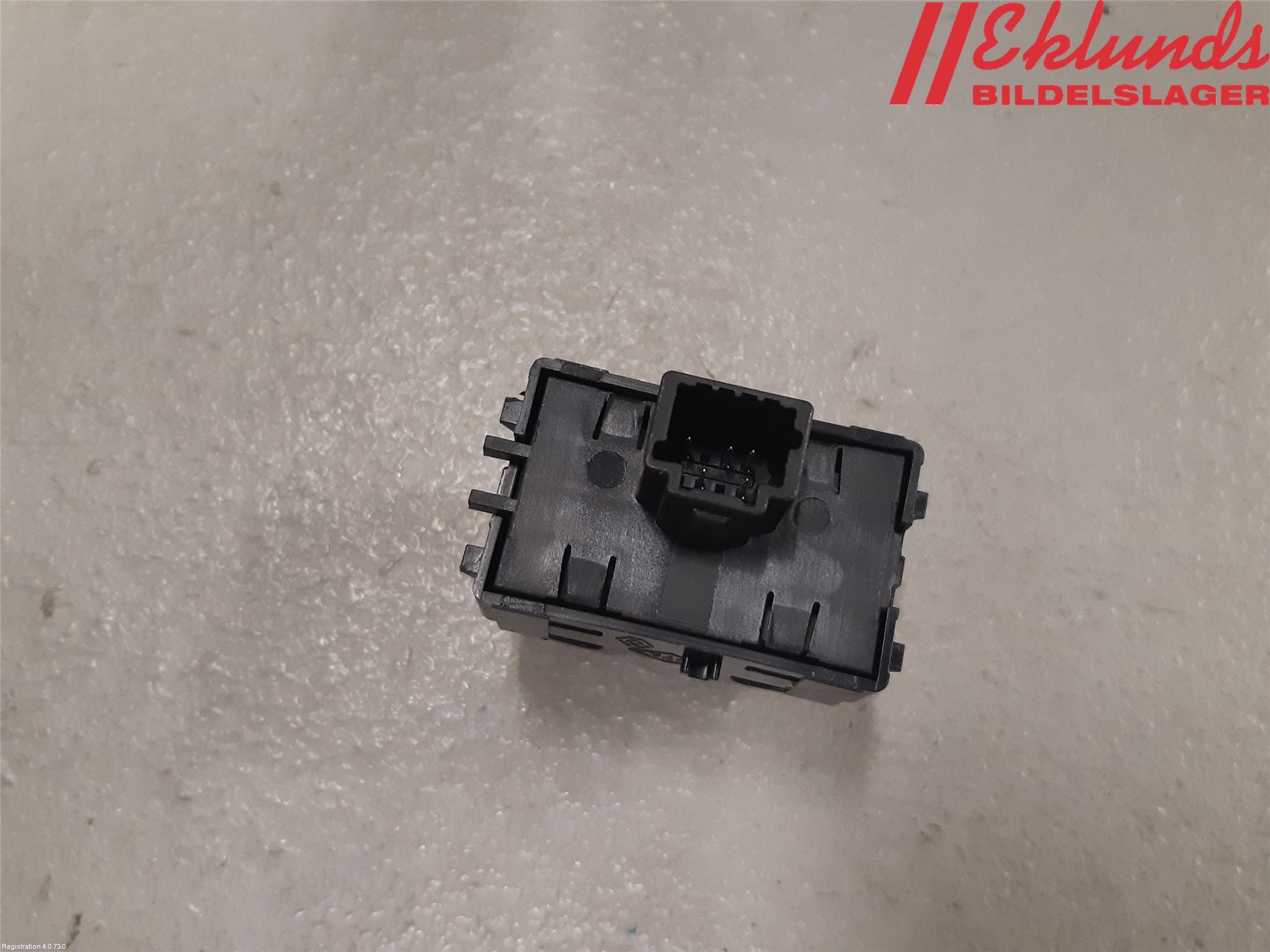 Renault TRAFIC/E-TECH 15- Strömställare Elruta