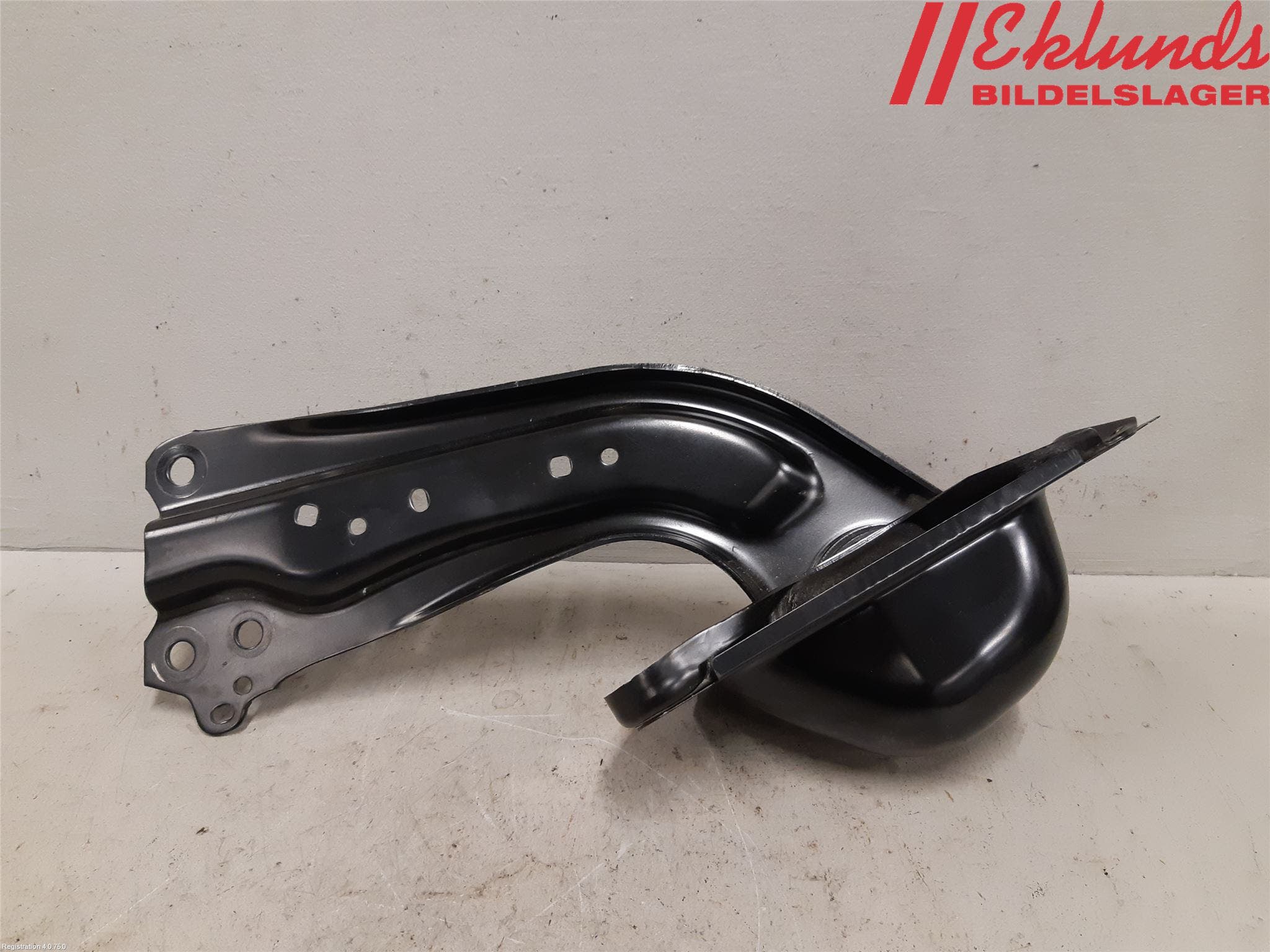 Toyota C-HR 16-23 Bärarm Bak Höger