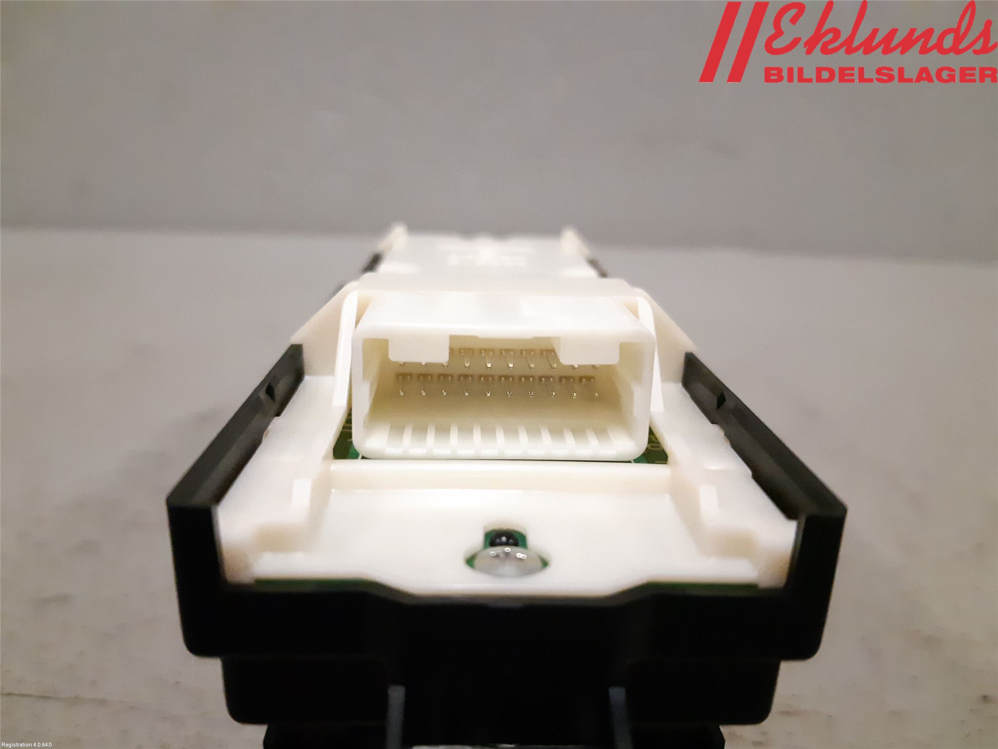 Lexus UX/300e 19- Strömställare Elhiss