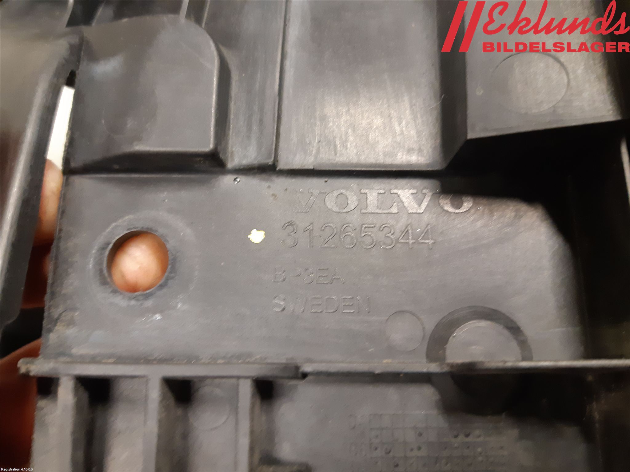 Volvo V70 08-13 Stötfångarfäste Fram Vä