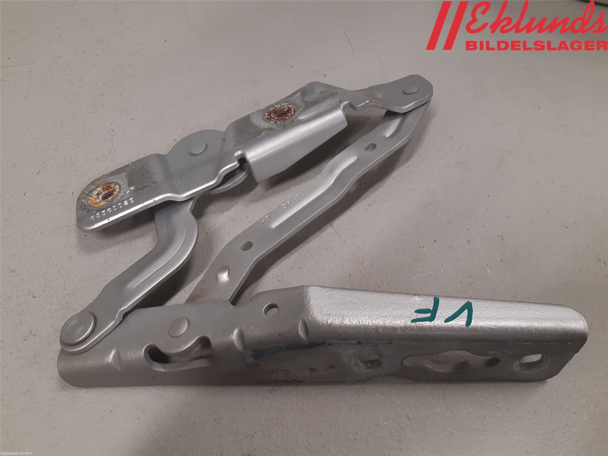 Ford C-MAX II  11-14 Huvgångjärn