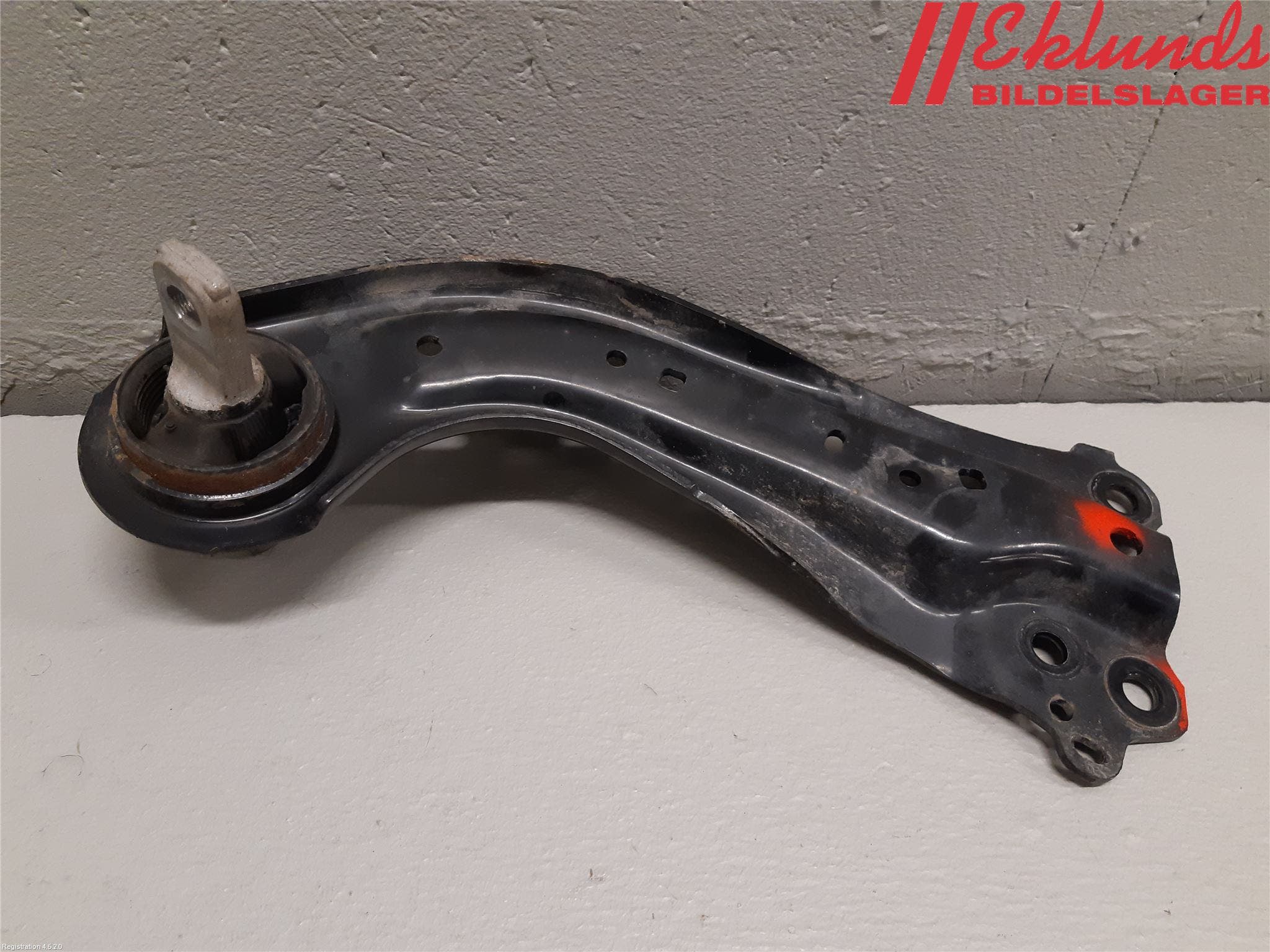 Toyota RAV4 19- Bärarm Bak Vänster