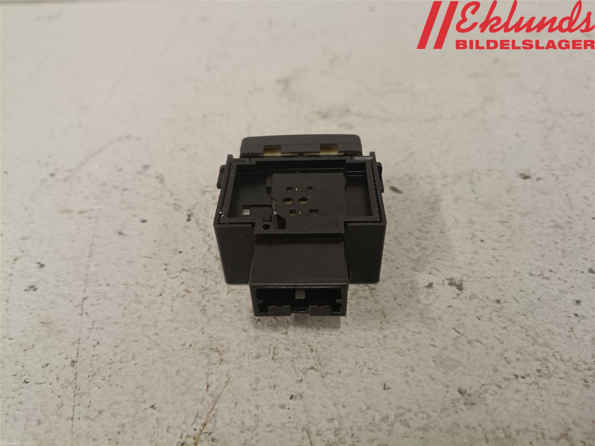 Subaru OUTBACK 15-20 Strömställare Baklucka