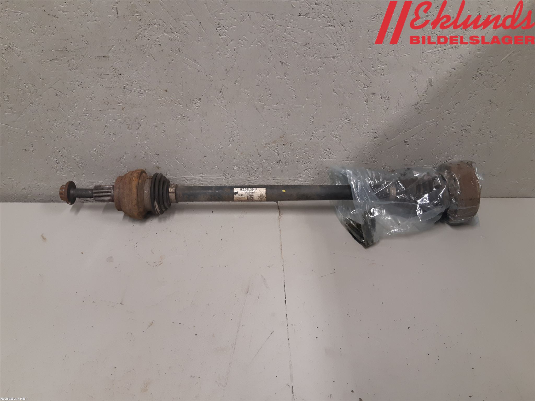 Volkswagen VW PASSAT 11-14 Drivaxel Bak Höger
