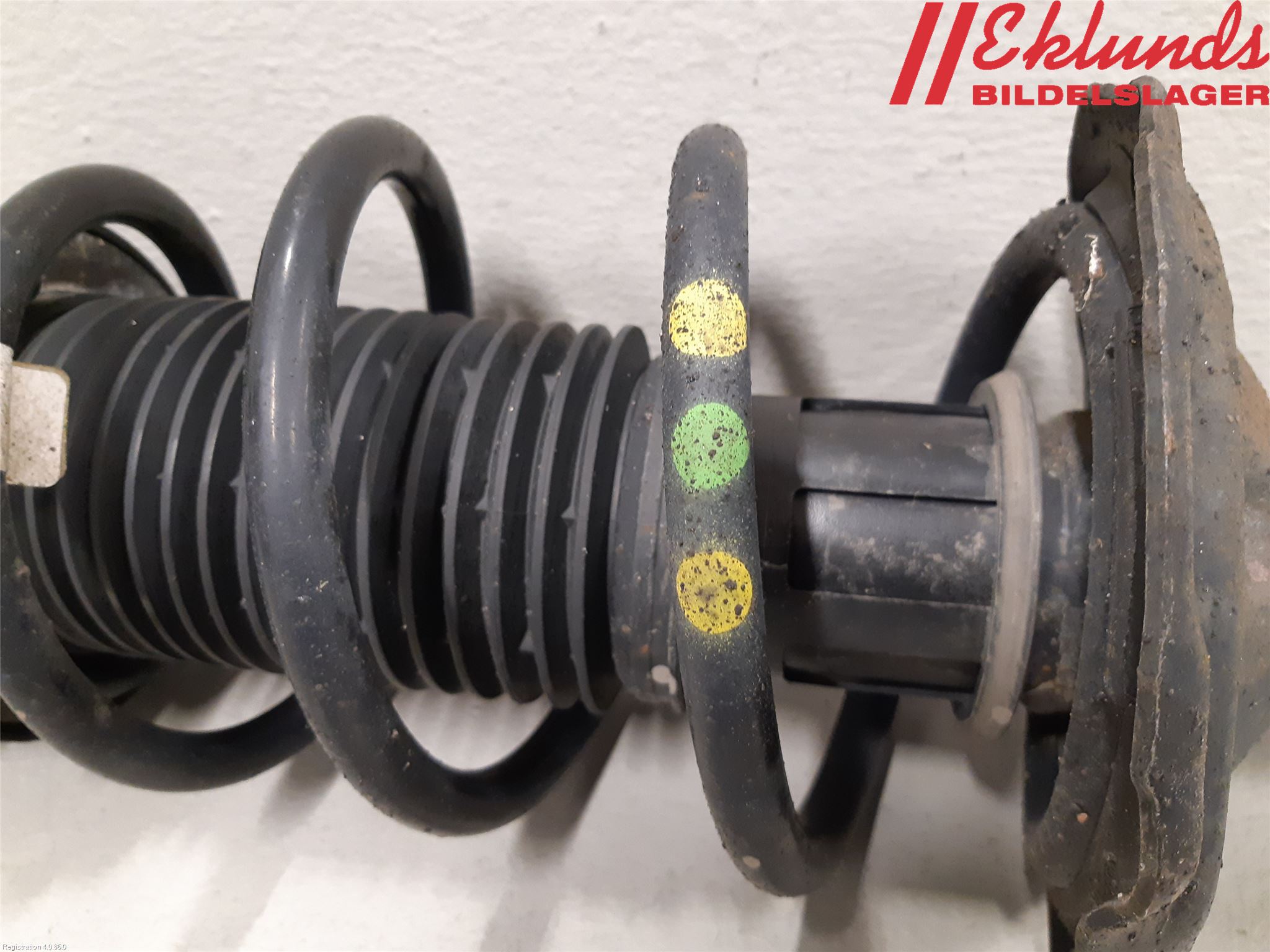 Volkswagen VW PASSAT 15-19 Fjäderben Fram Vänster