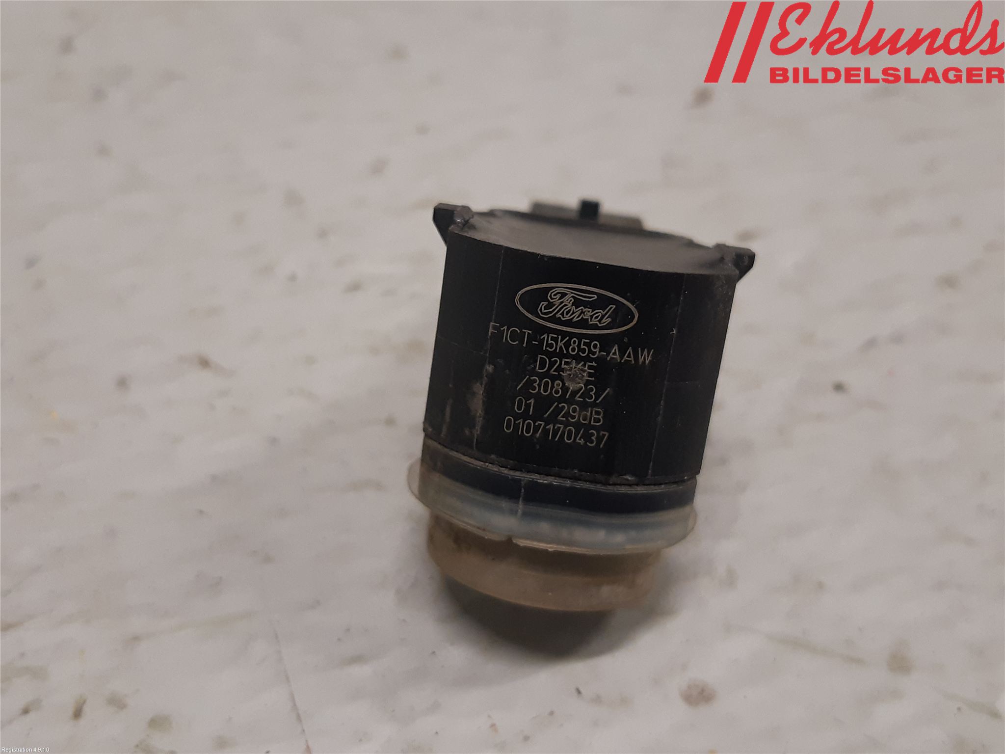 Ford KUGA 17-19 Parkeringshjälp Backsensor