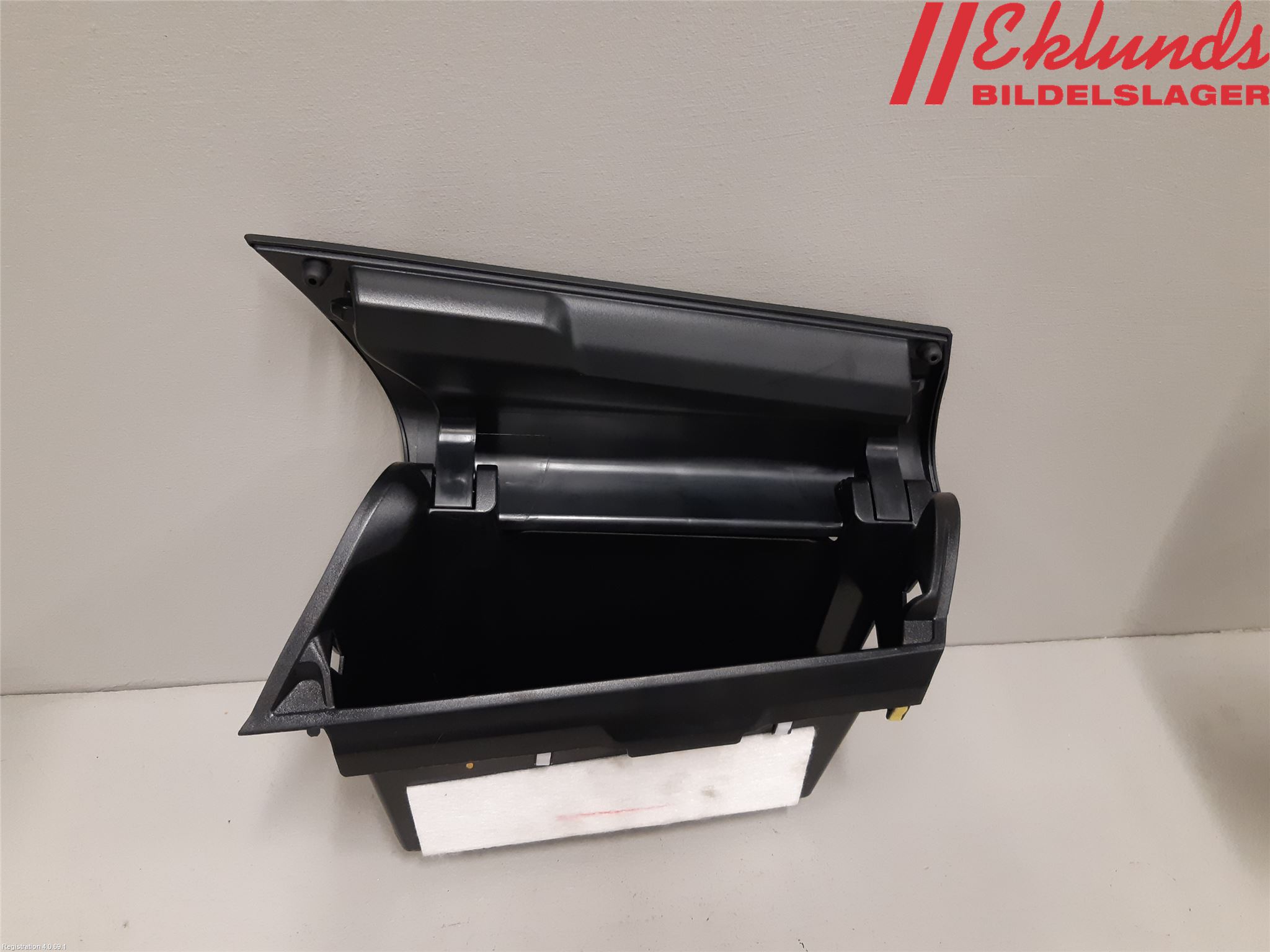 Toyota HILUX 16- Handskfack