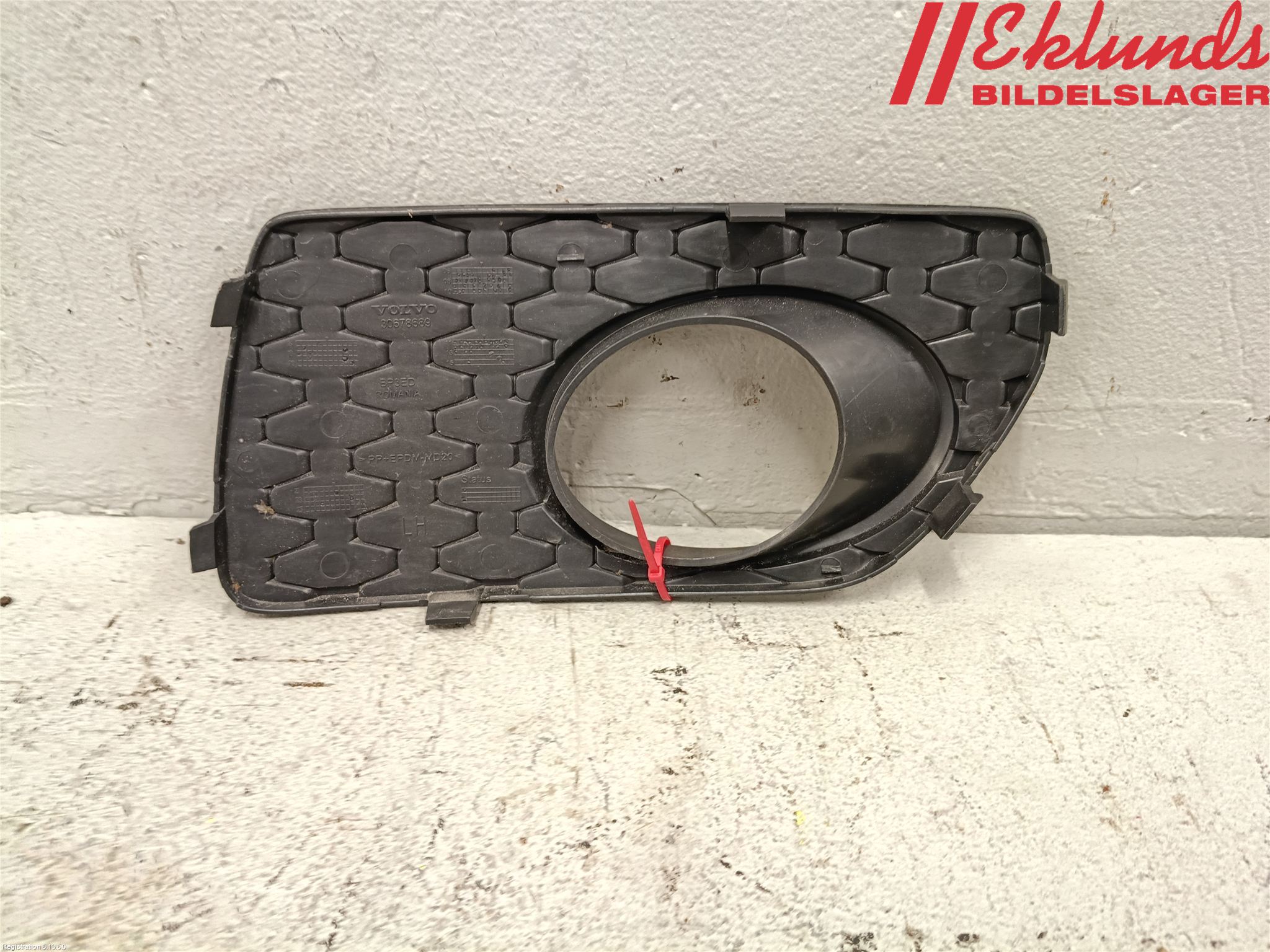 Volvo XC70 08-13 Dimljussarg Fram
