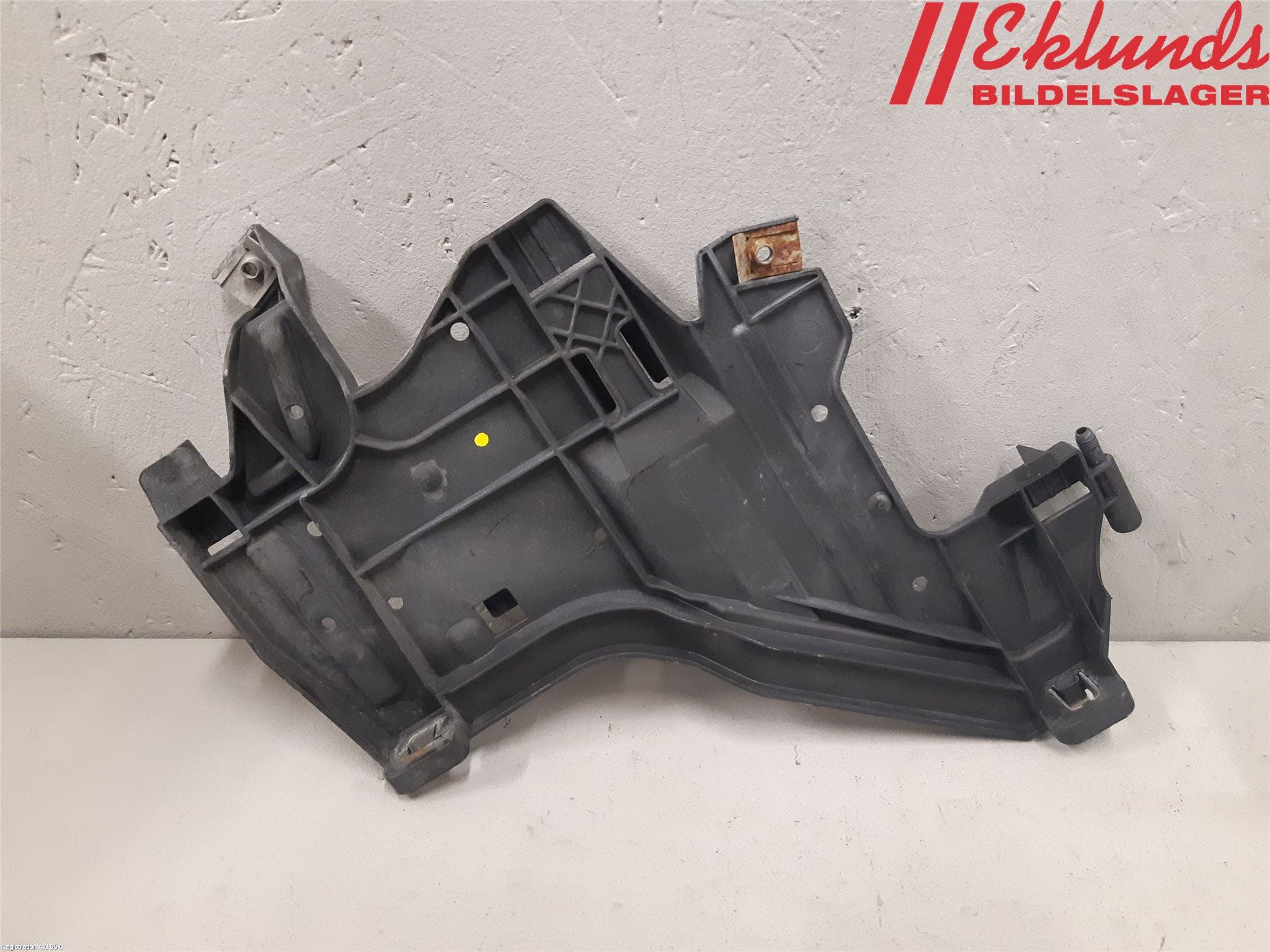 Audi A4/S4 08-11 Strålkast Fästsarg