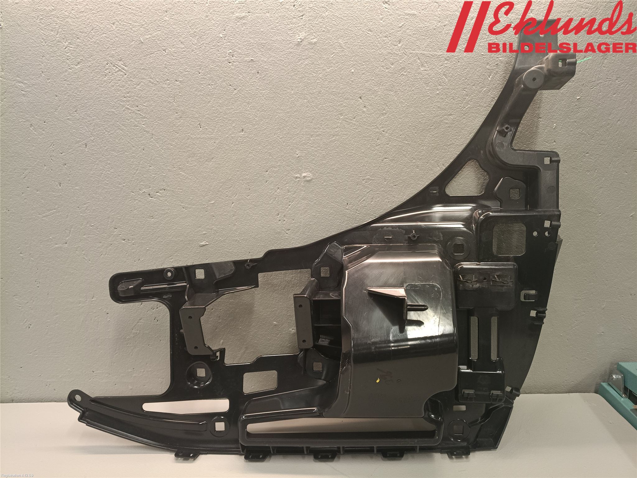 BMW i3 I01 13-22 Stötfångarfäste Bak Hö