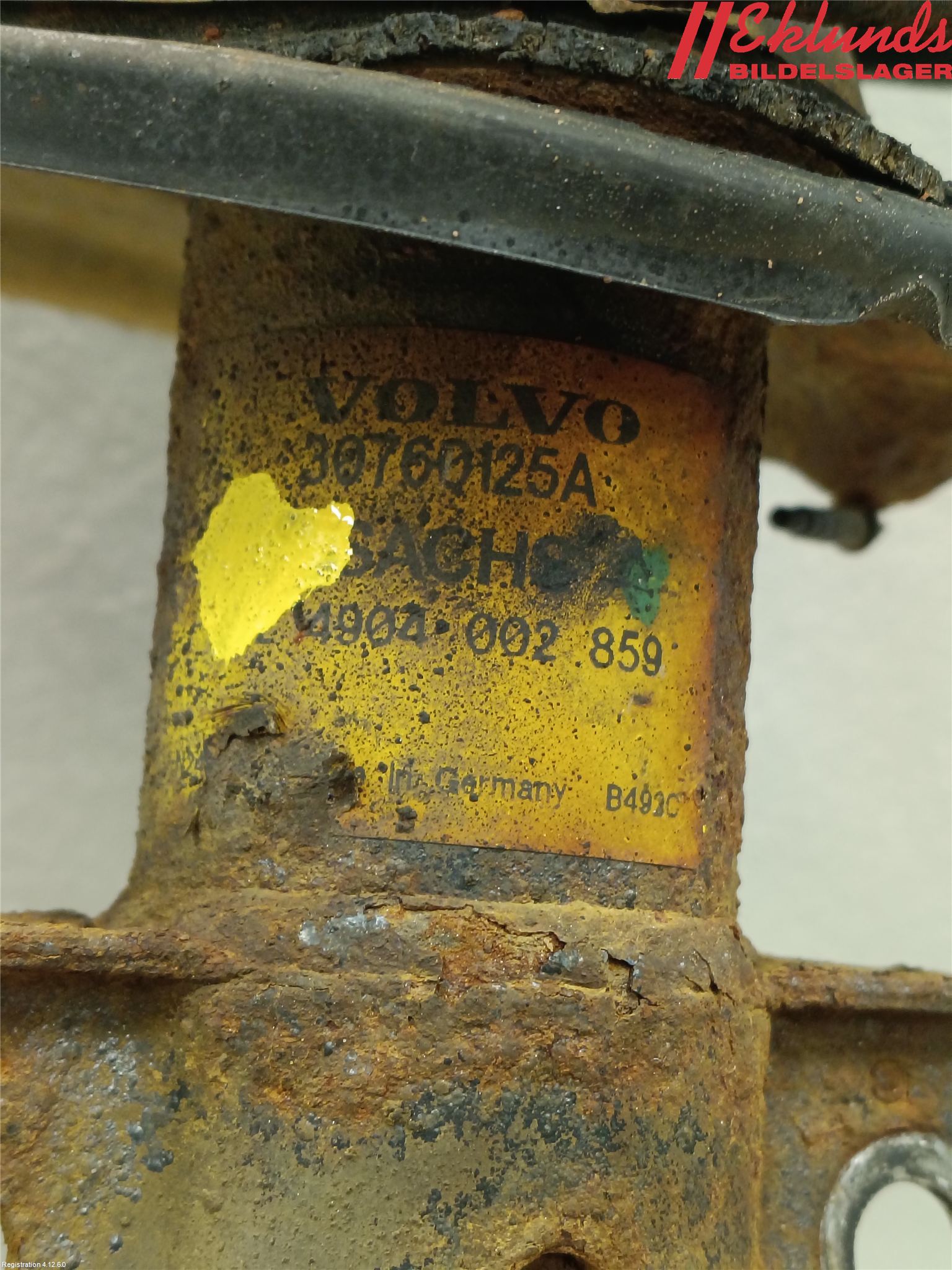 Volvo V70 05-08 Fjäderben Fram Höger