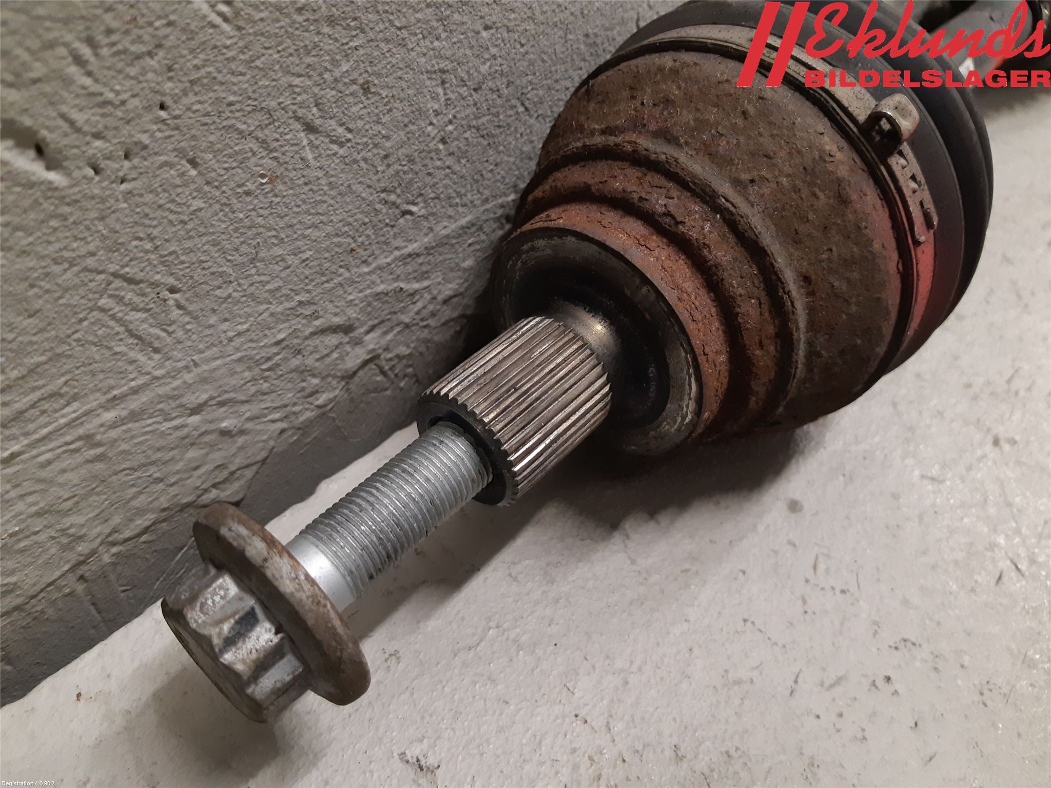 Volkswagen VW PASSAT 15-19 Drivaxel Fram Vänster