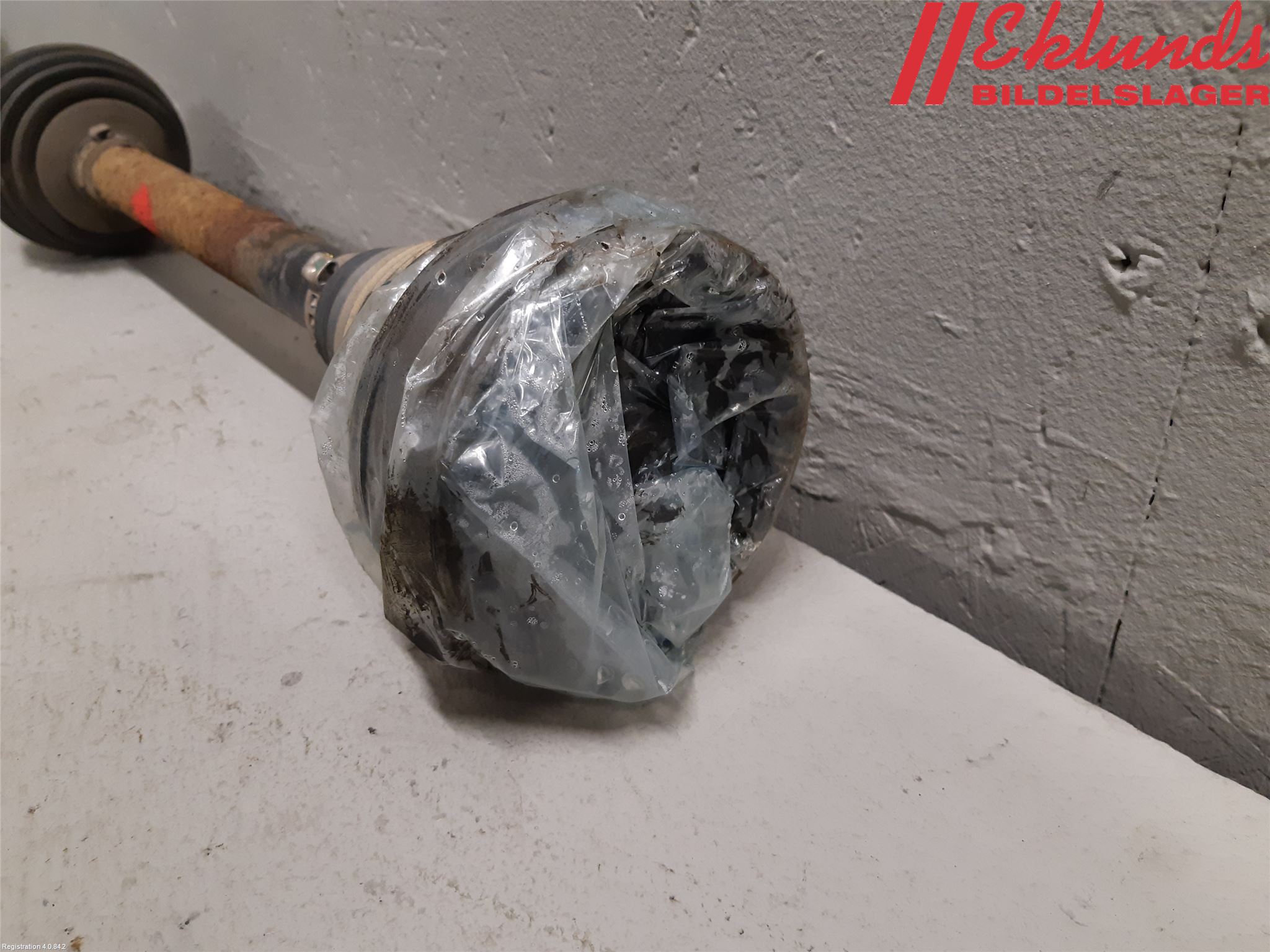 Volkswagen VW PASSAT 11-14 Drivaxel Fram Vänster