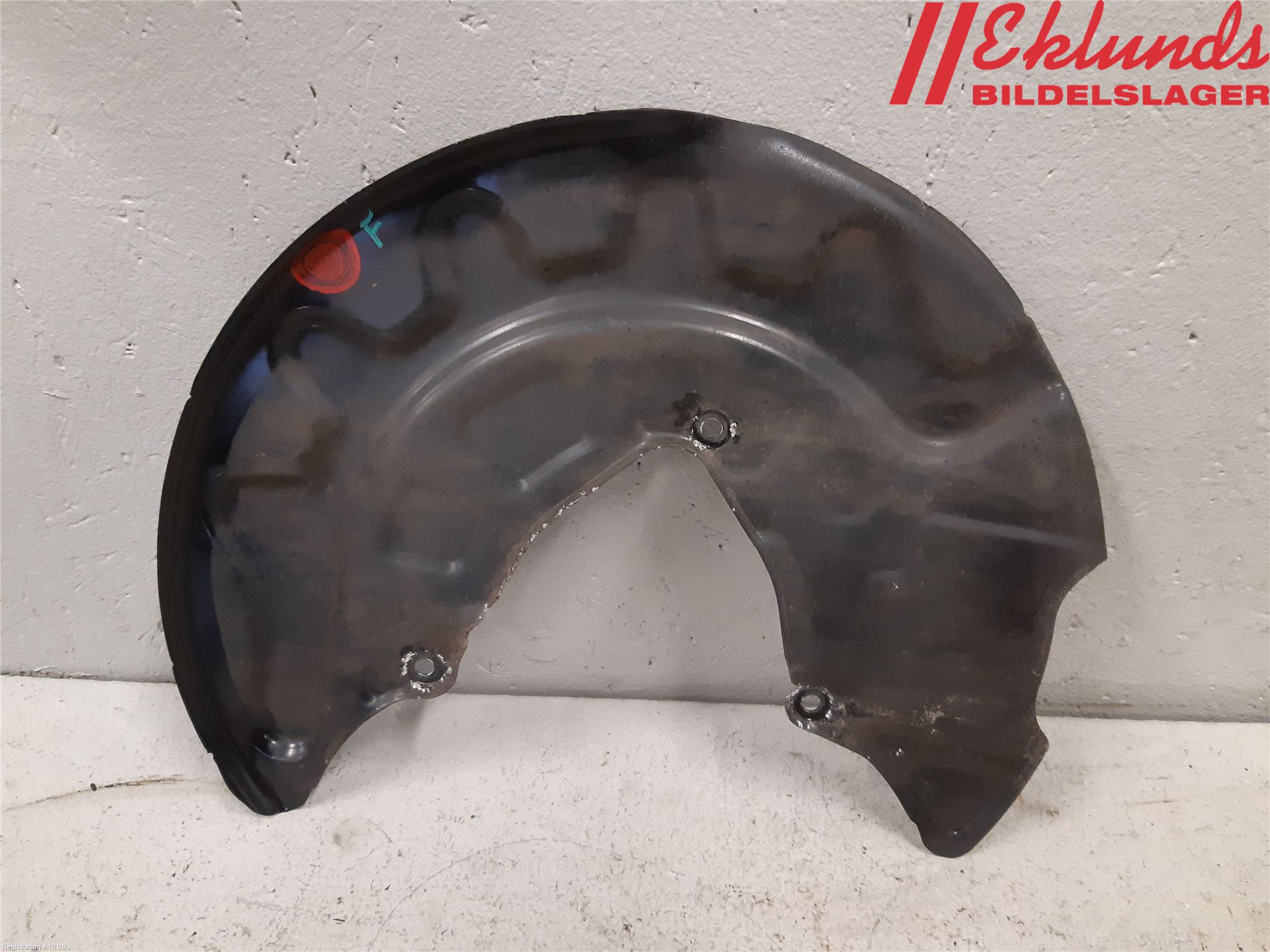 Volkswagen VW PASSAT 15-19 Bromssköld Fram