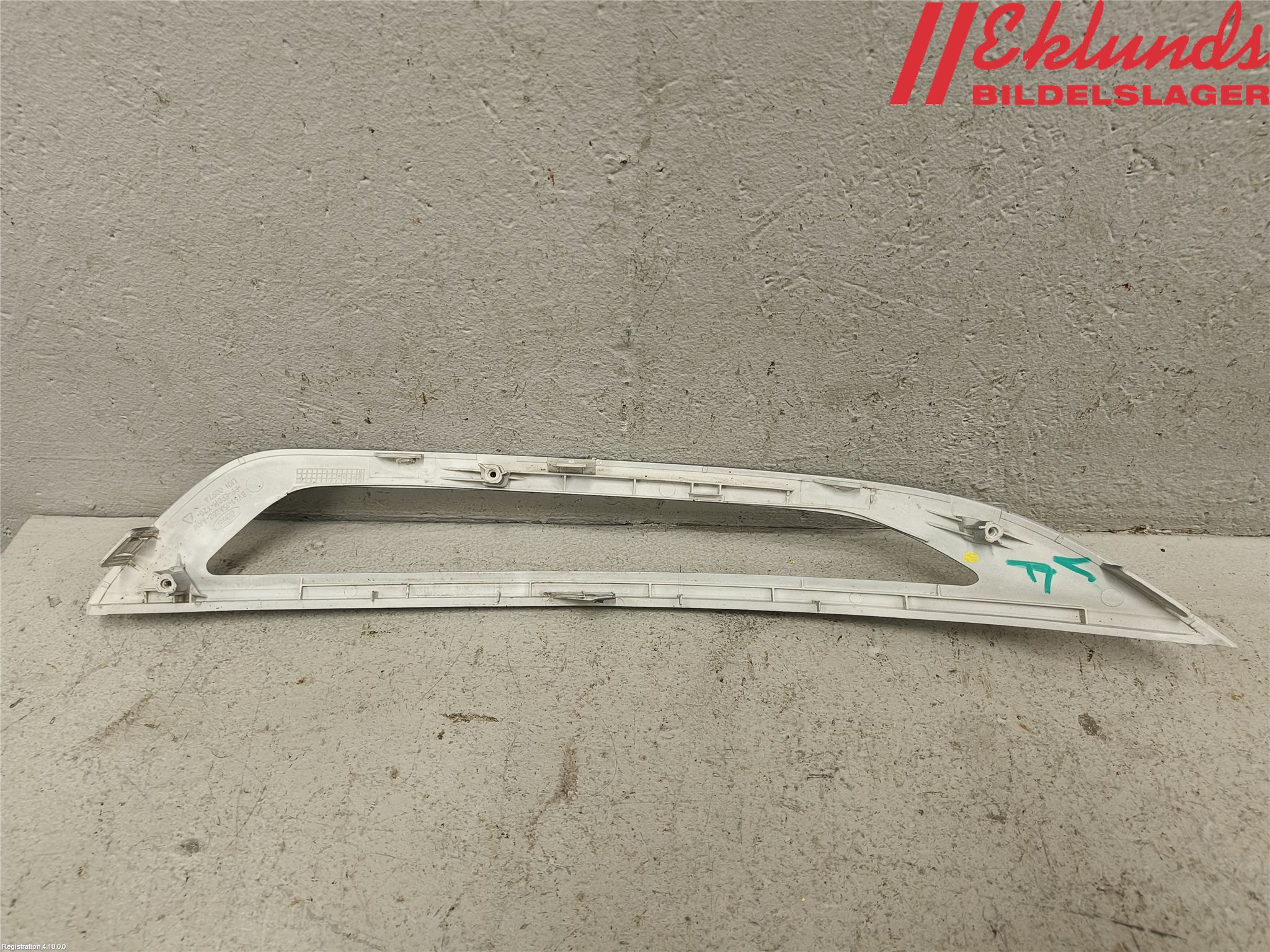 Ford KUGA 08-12 Positionsljus Fram Vä