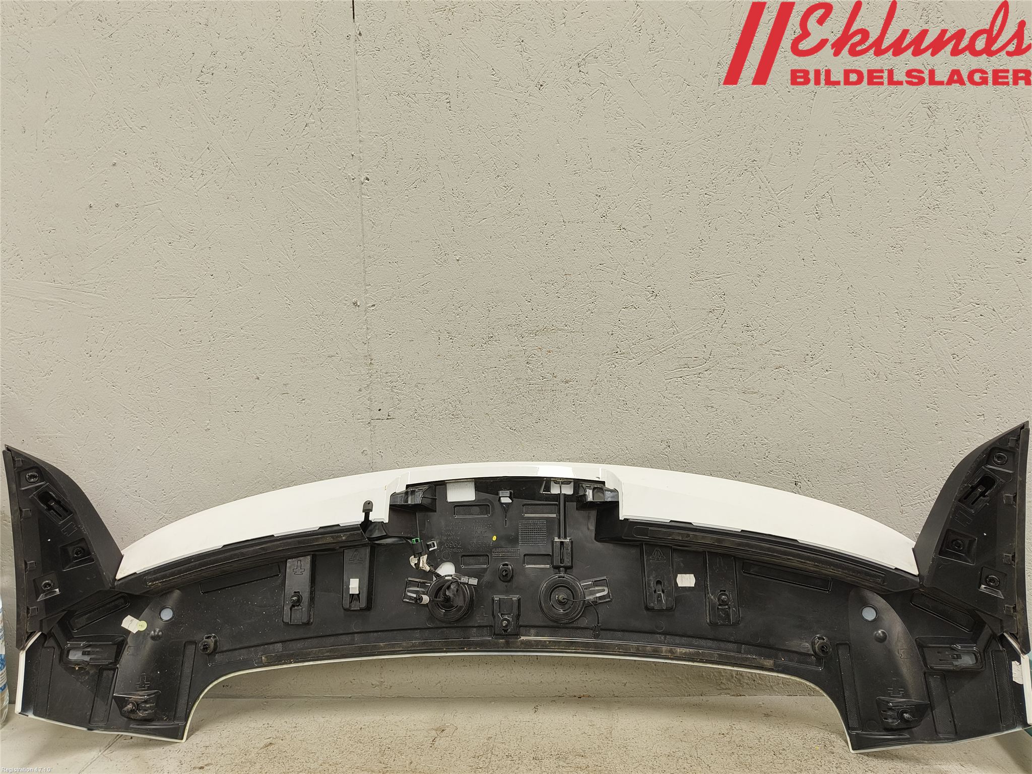 Opel INSIGNIA 17- Spoiler Baklucka