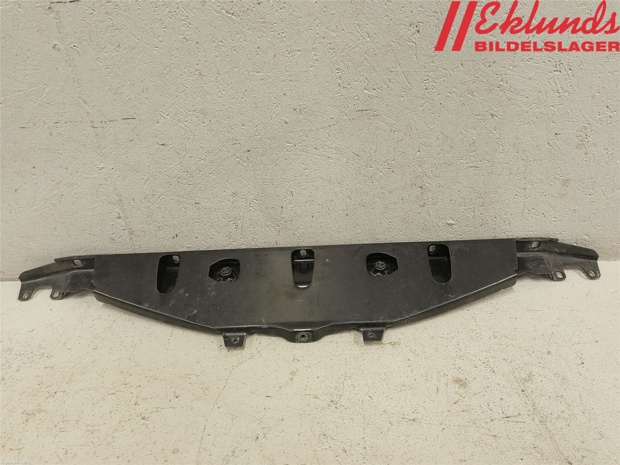 BMW 5 F10/F11/F18 09-17 Frontplåt