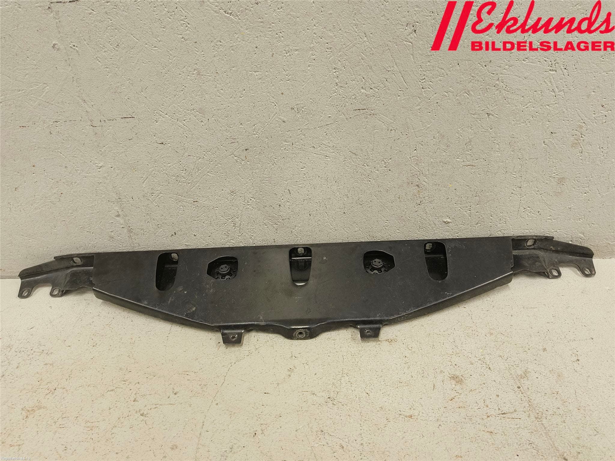 BMW 5 F10/F11/F18 09-17 Frontplåt