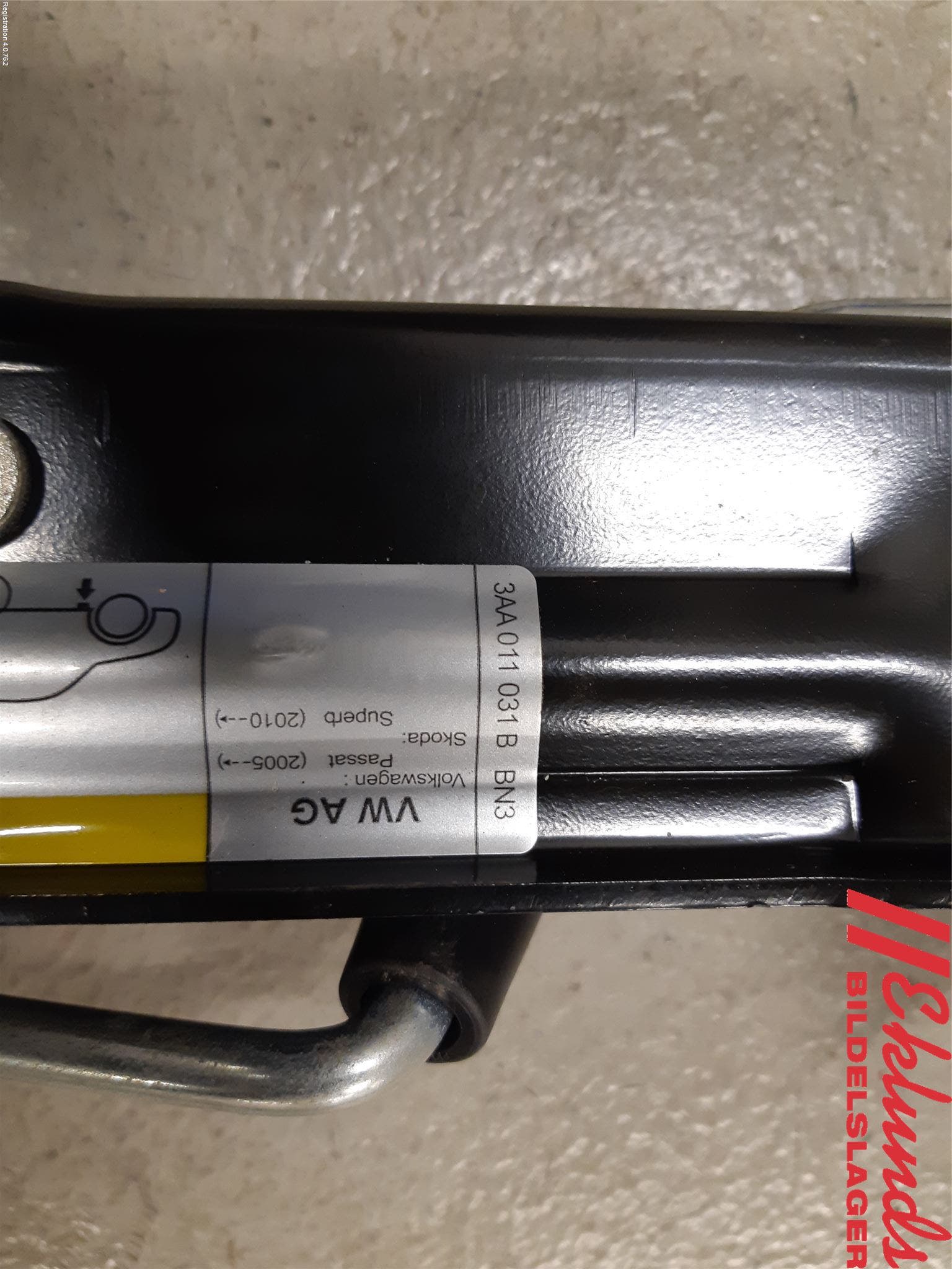 Volkswagen VW PASSAT 11-14 Domkraft