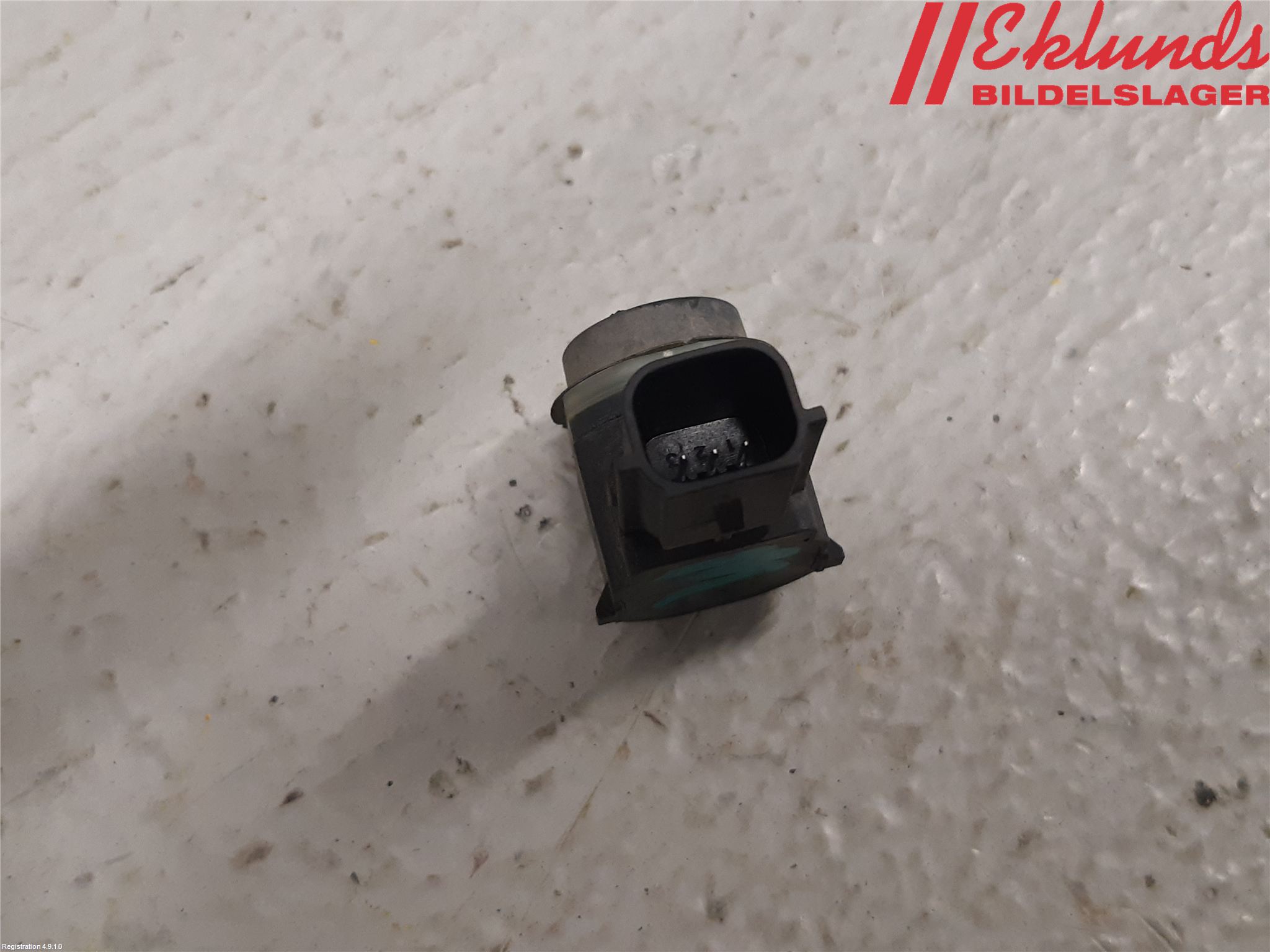 Ford KUGA 17-19 Parkeringshjälp Frontsensor