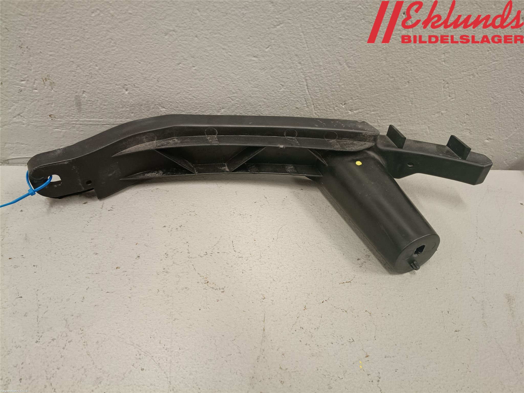 Volkswagen VW GOLF V 04-09 Stötfångarfäste Fram Hö