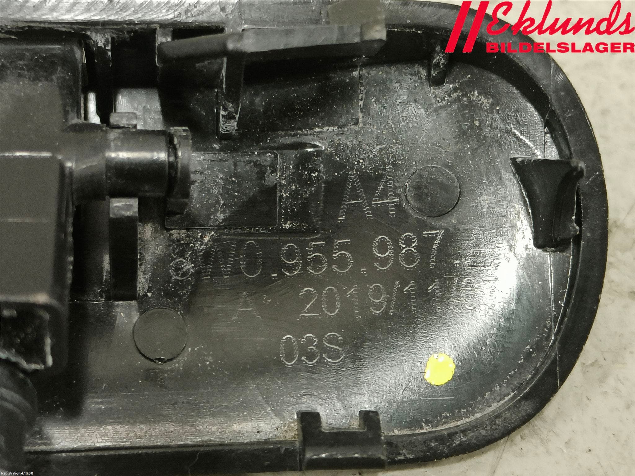 Audi A4/S4 B9 20- Spolarmunstycke Rutor