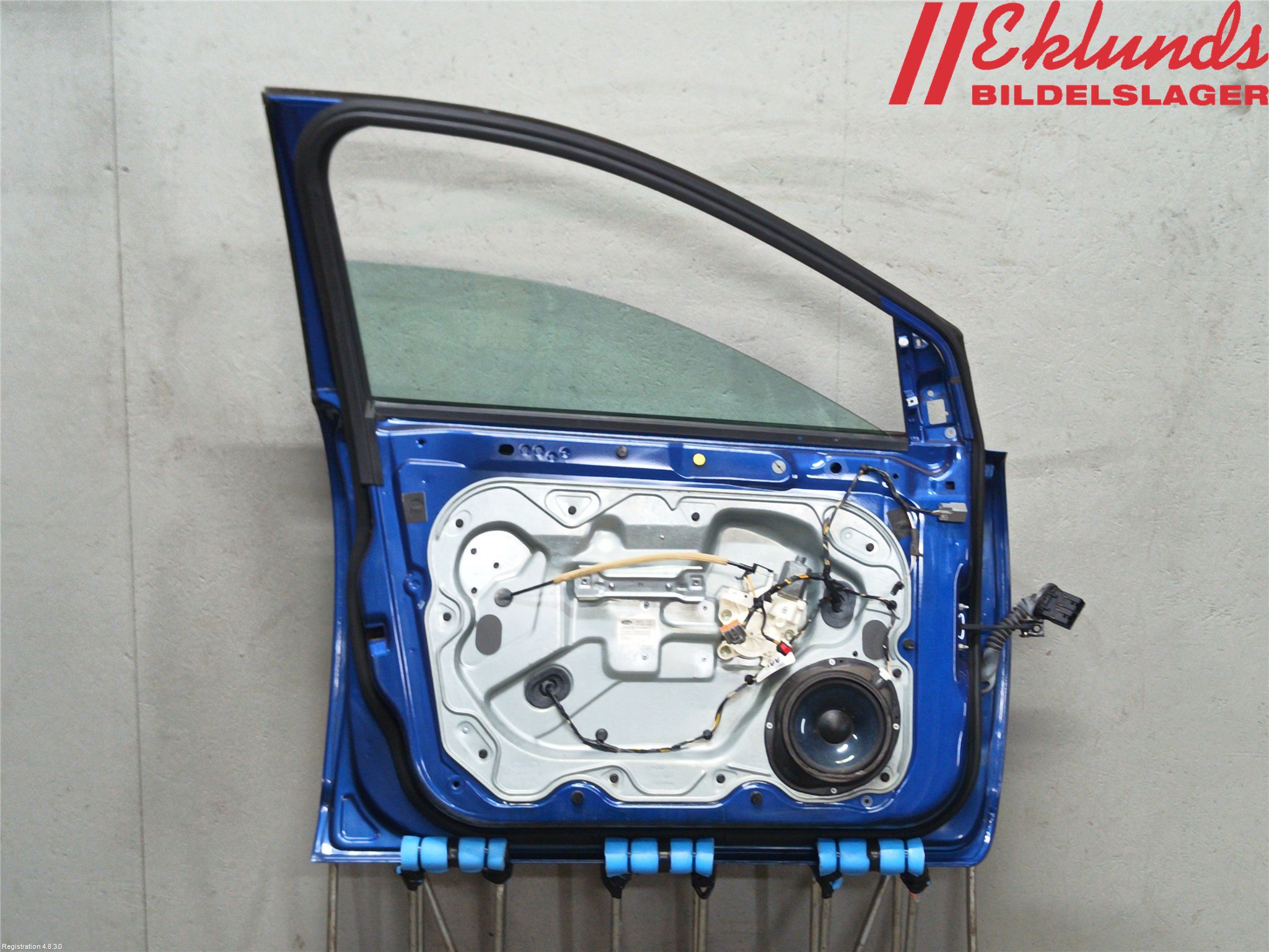 Ford FOCUS     04-07 Dörr Fram Vänster