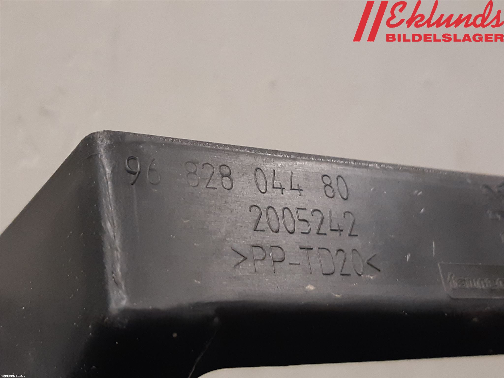 Peugeot 308 14-21 Stötfångardel Bak Mitt