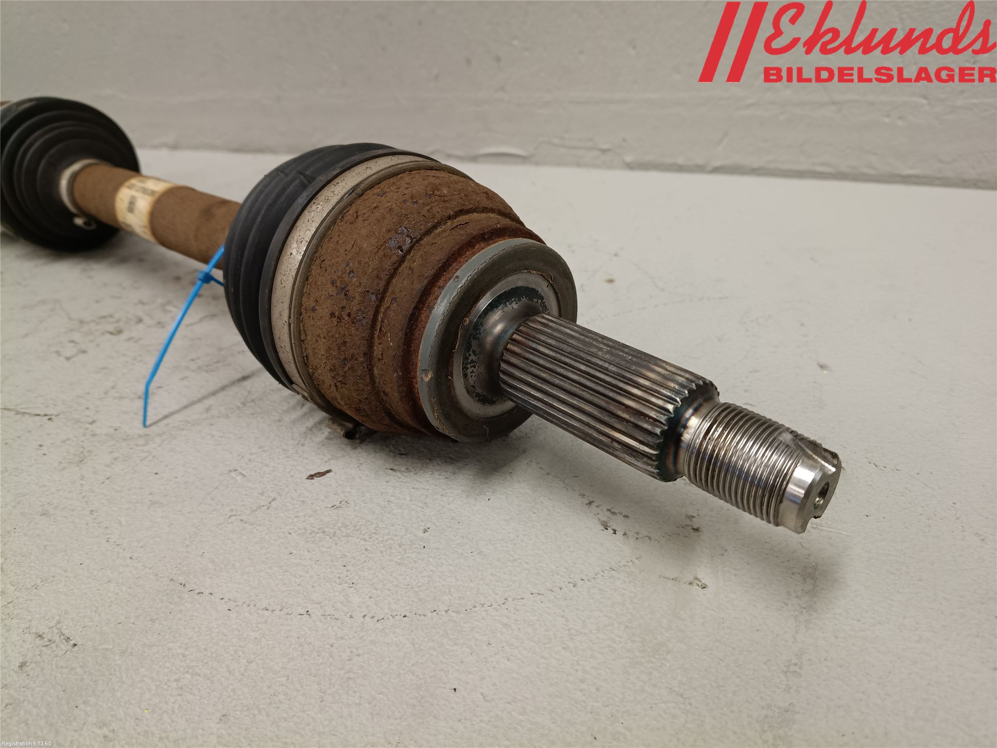 Kia NIRO (DE) 17-22 Drivaxel Fram Höger
