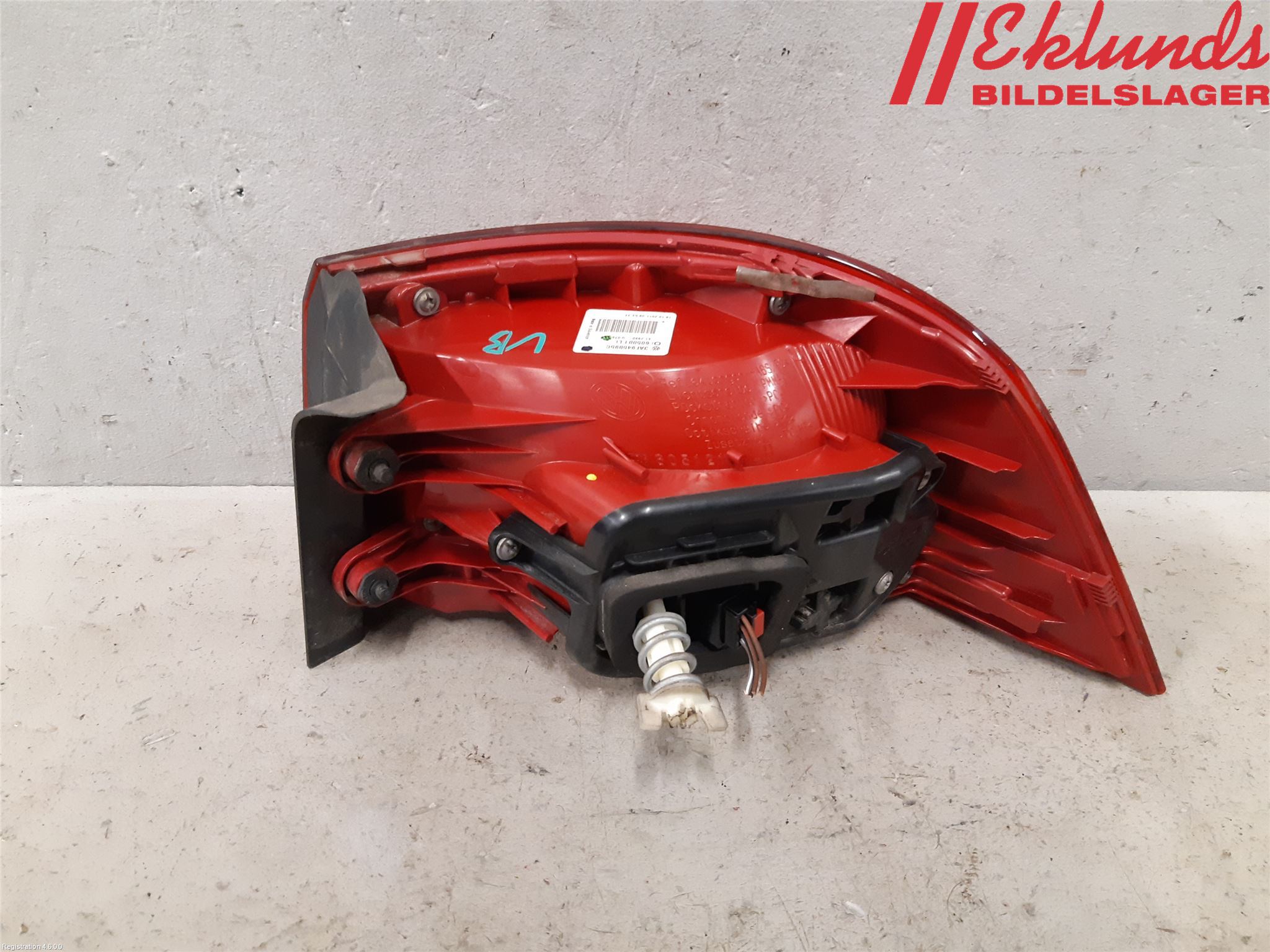 Volkswagen VW PASSAT 11-14 Bakljus Vänster