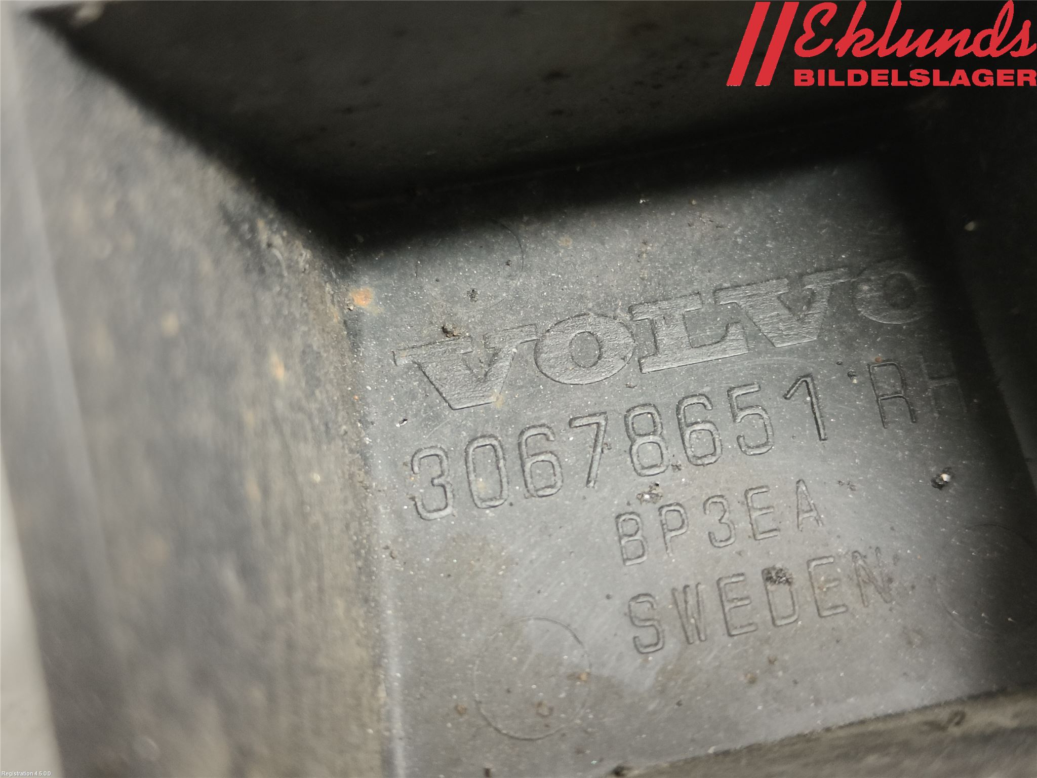 Volvo V70 08-13 Stötfångarfäste Bak Hö