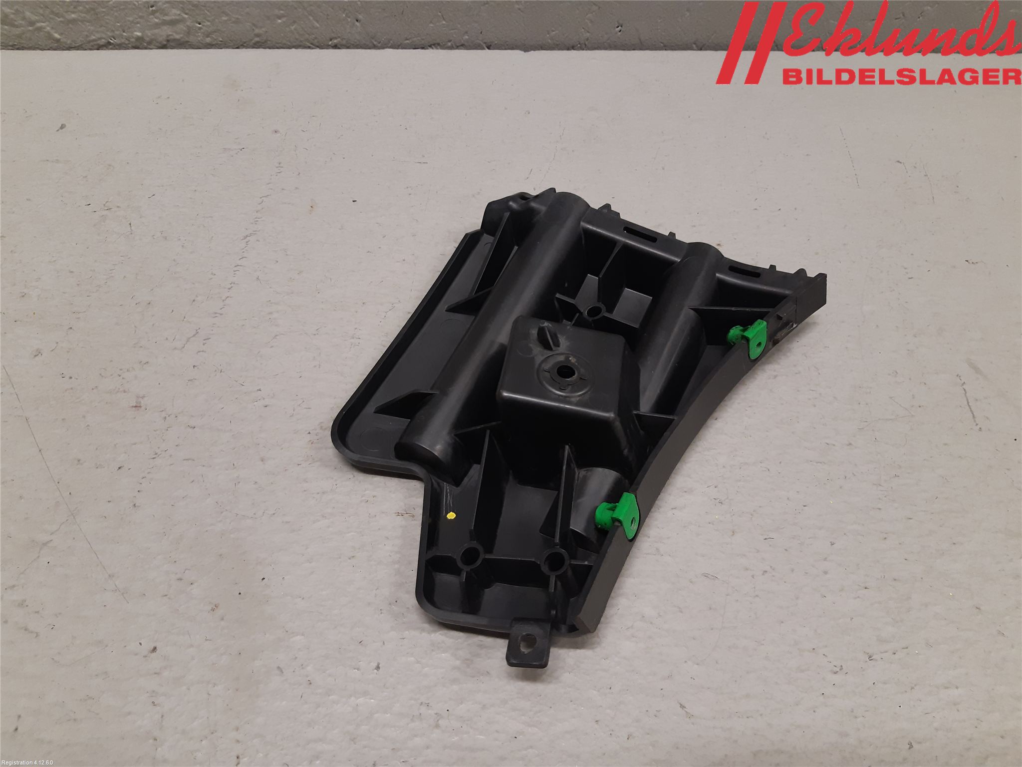 Volvo S60 11-13 Stötfångarfäste Fram Hö