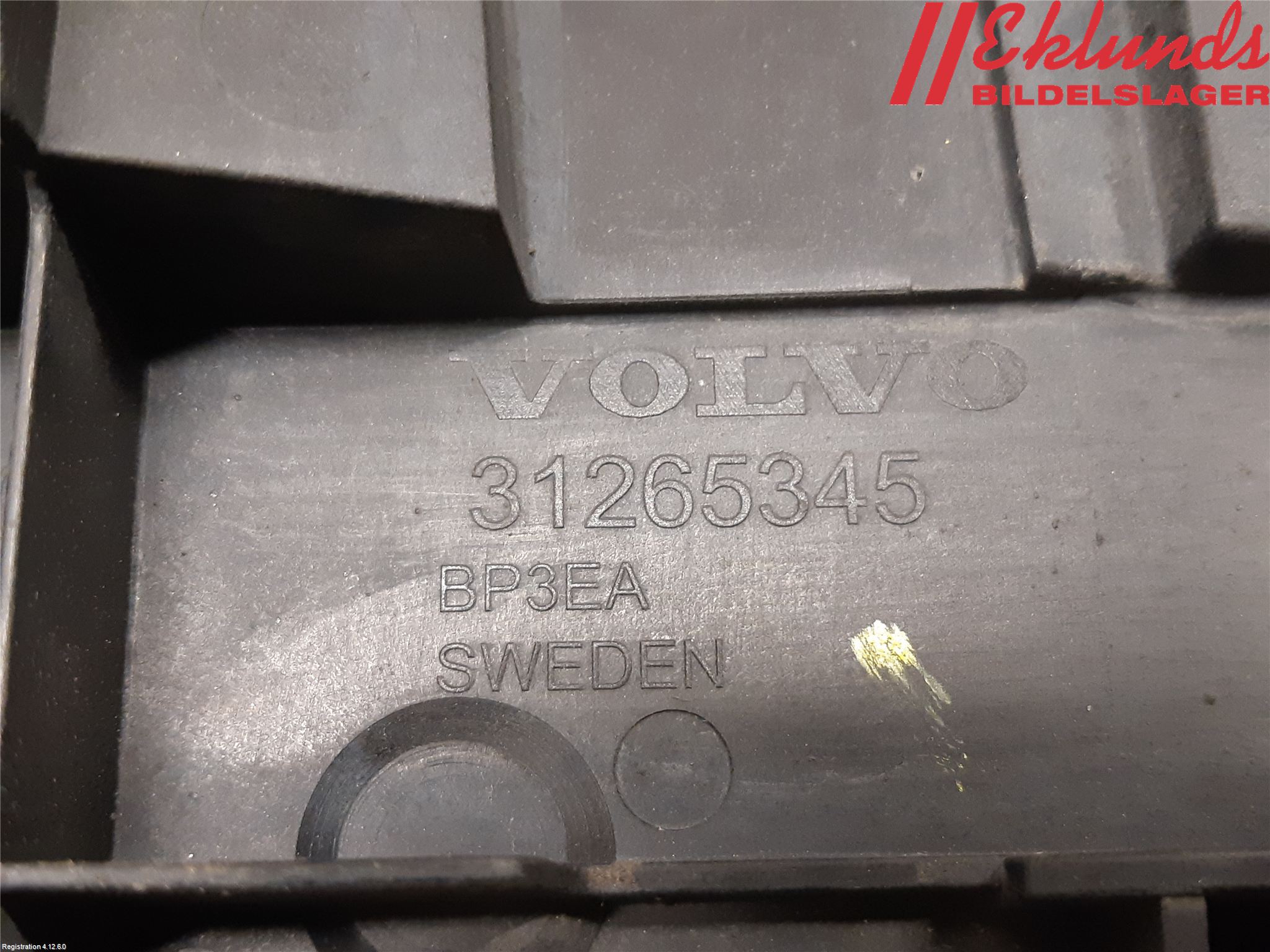 Volvo V70 08-13 Stötfångarfäste Fram Hö