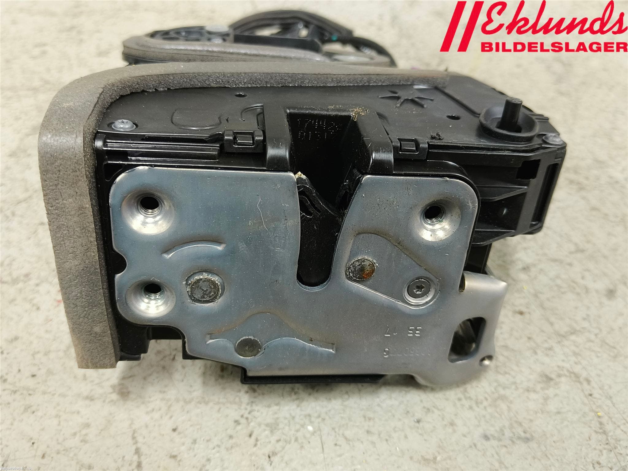 Opel INSIGNIA 17- Låskista-Dörrlås