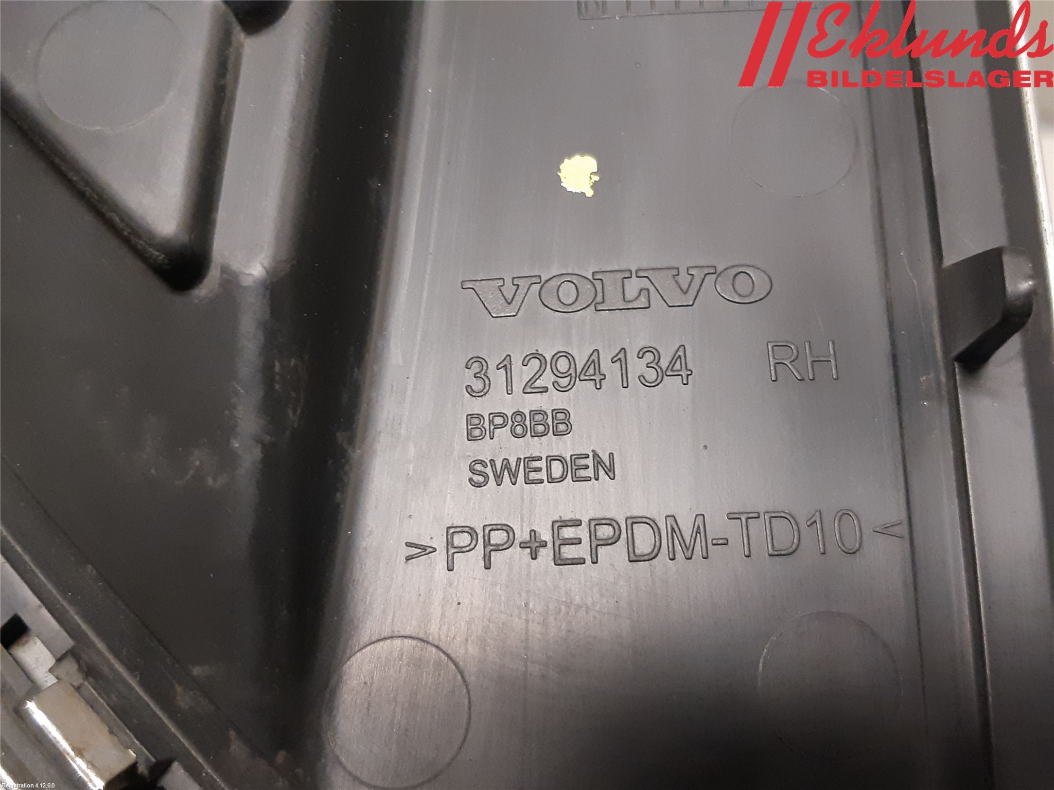 Volvo S60 11-13 Stöt Utfyllnad-List-Grill
