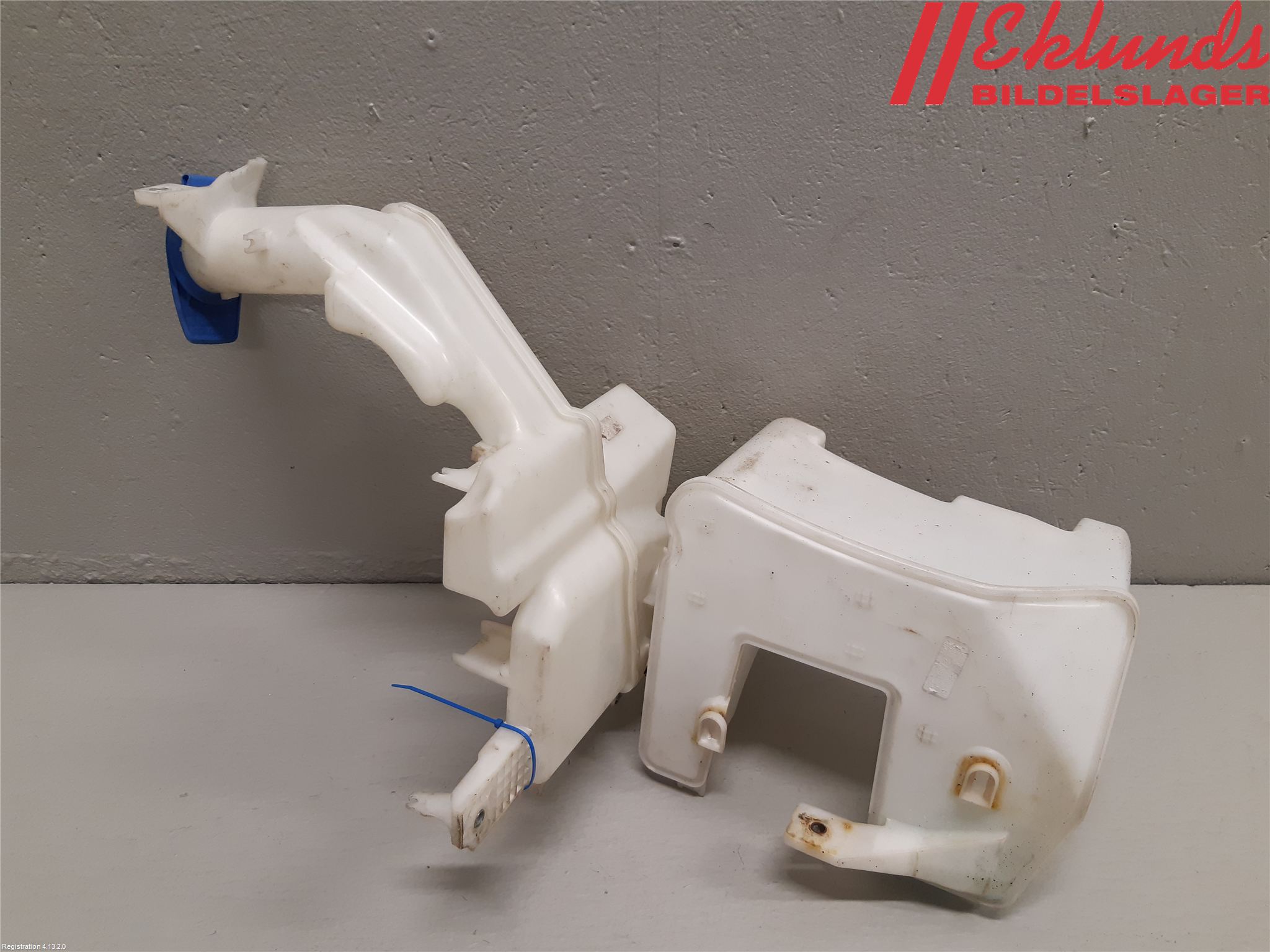 Volkswagen VW PASSAT 11-14 Spolartank Vindruta-Strål