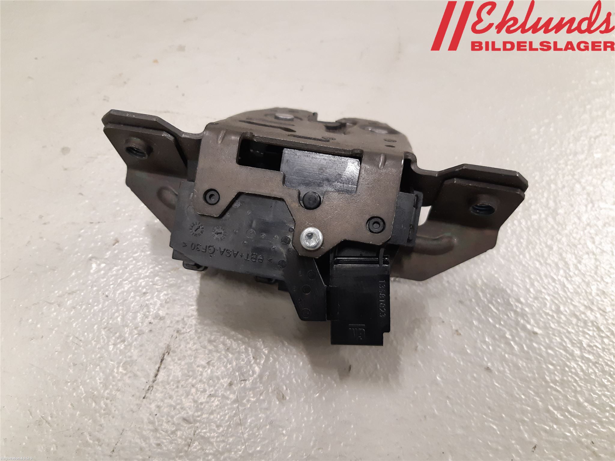 Opel ASTRA J 10-15 Låskista Baklucka