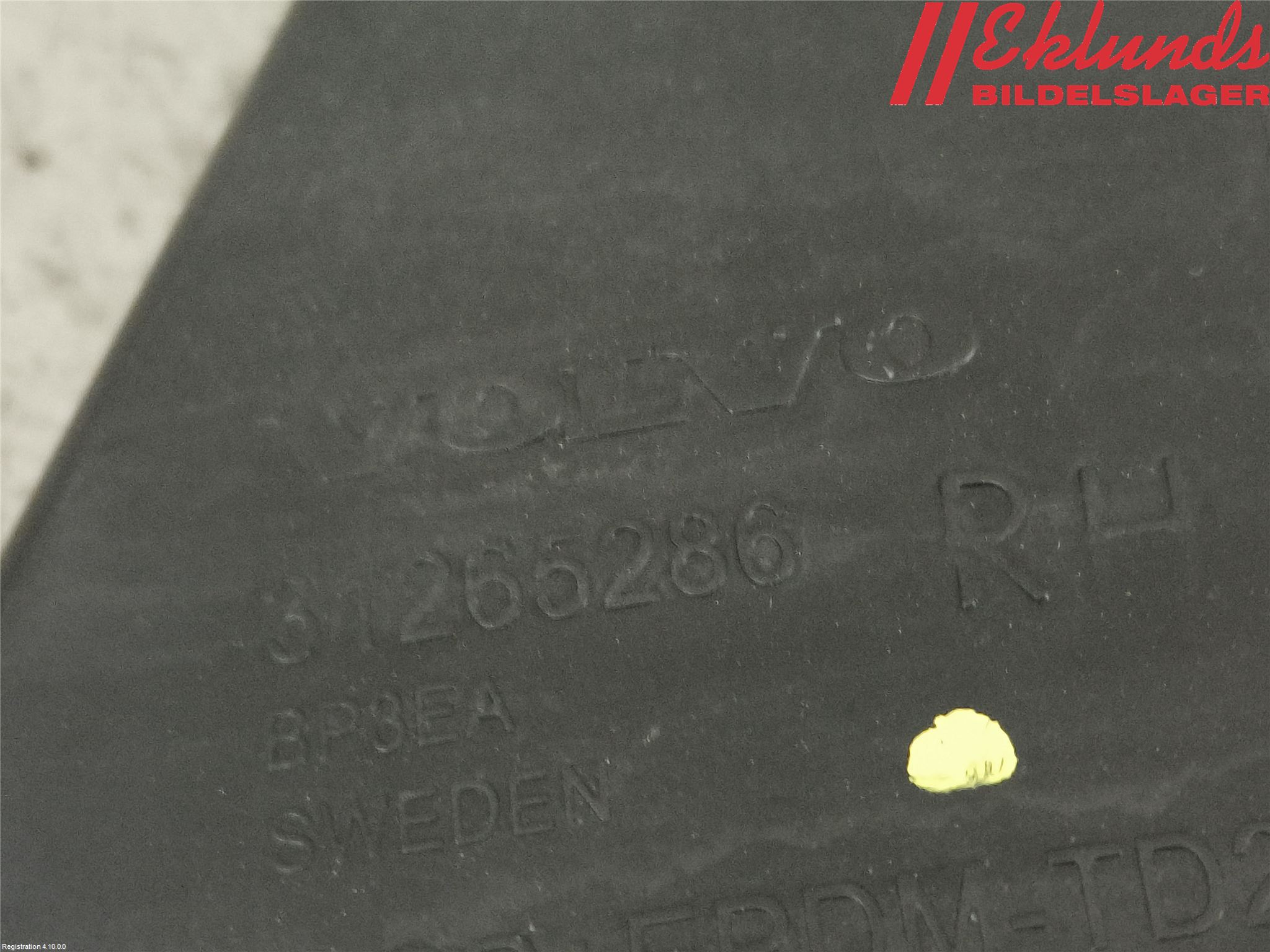 Volvo V60 11-13 Stötfångarfäste Bak Hö