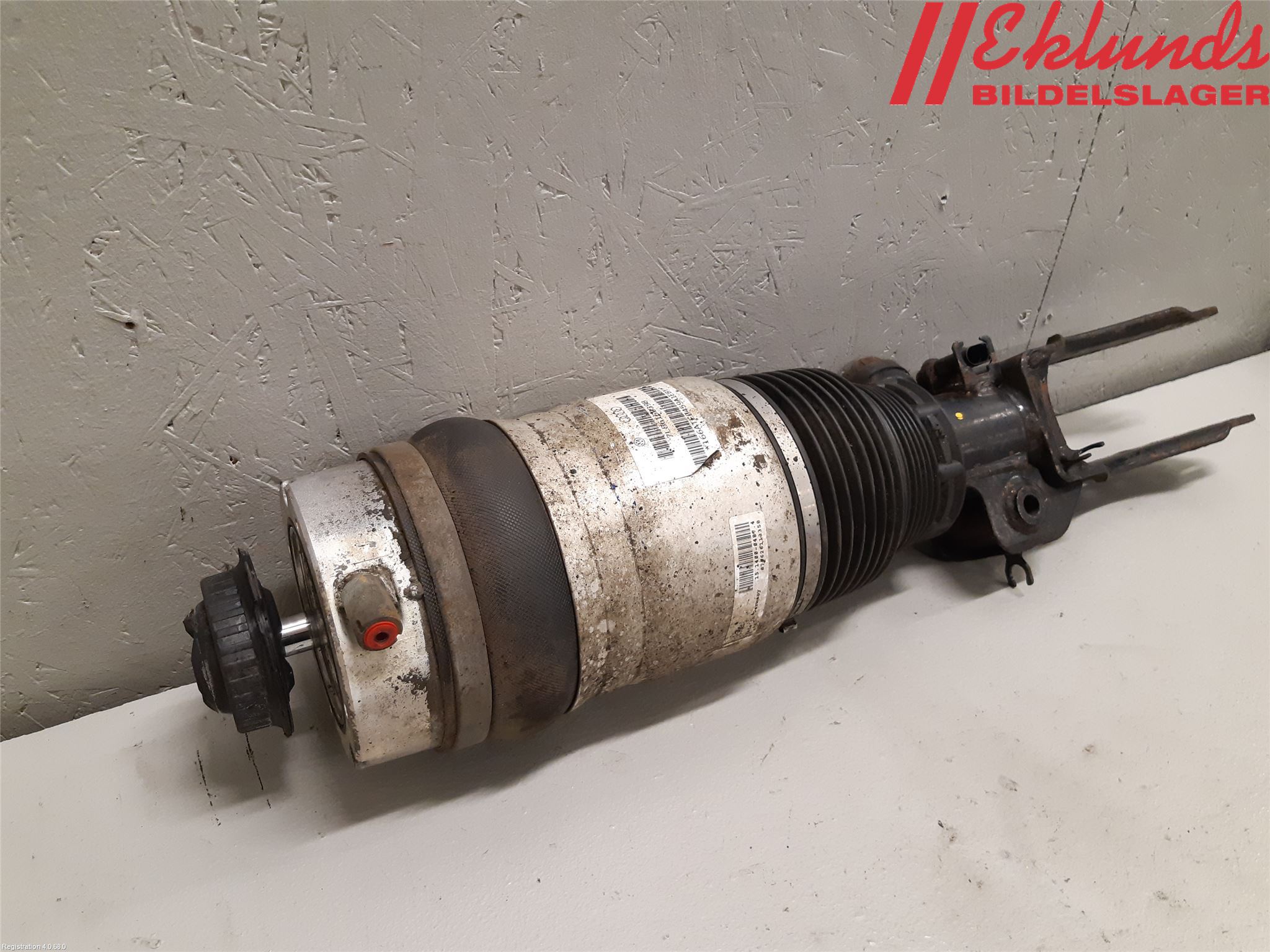 Audi Q7/SQ7 Stötdämpare Fram