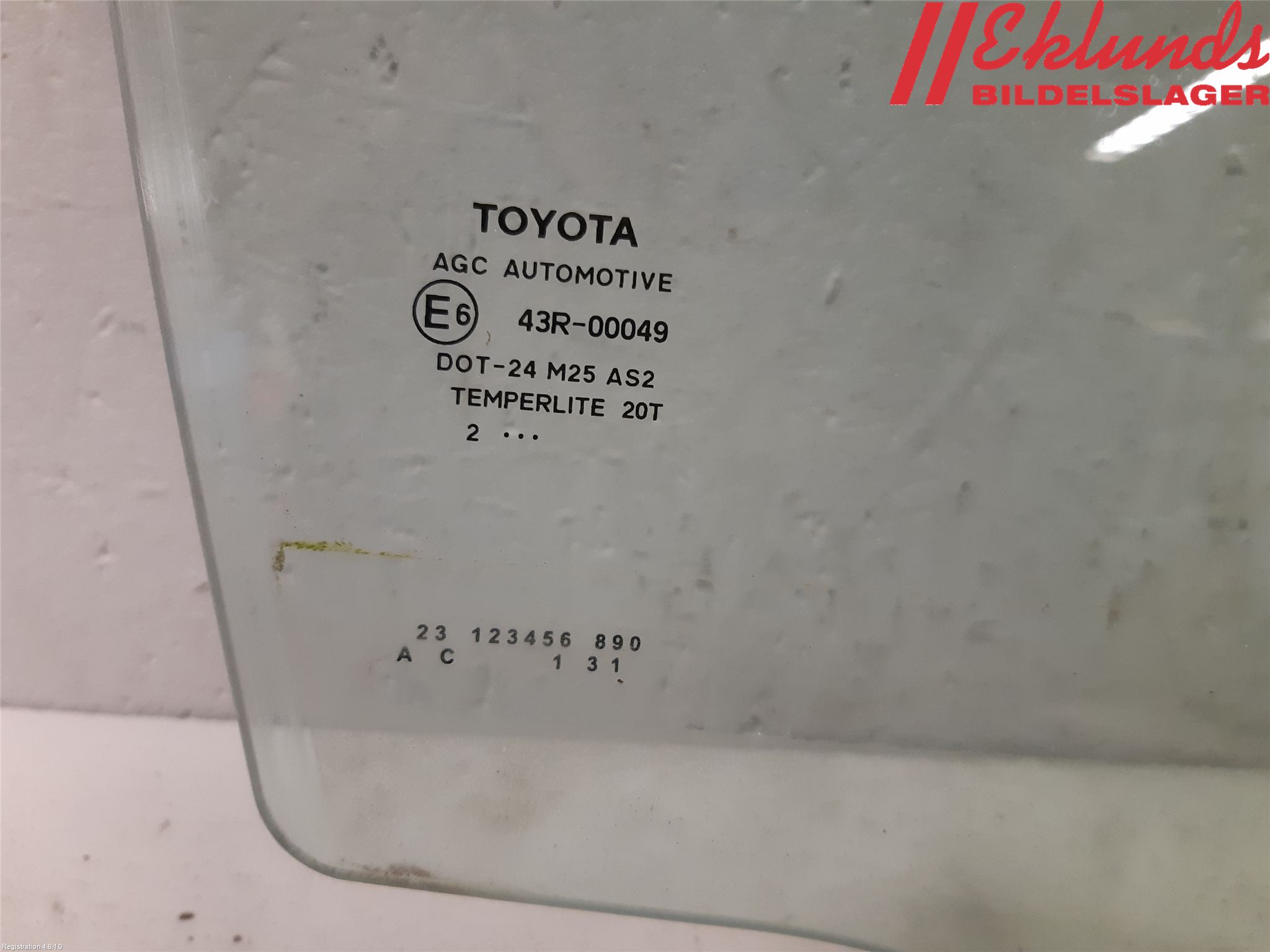 Toyota AURIS 13-19 Dörruta Fram Höger