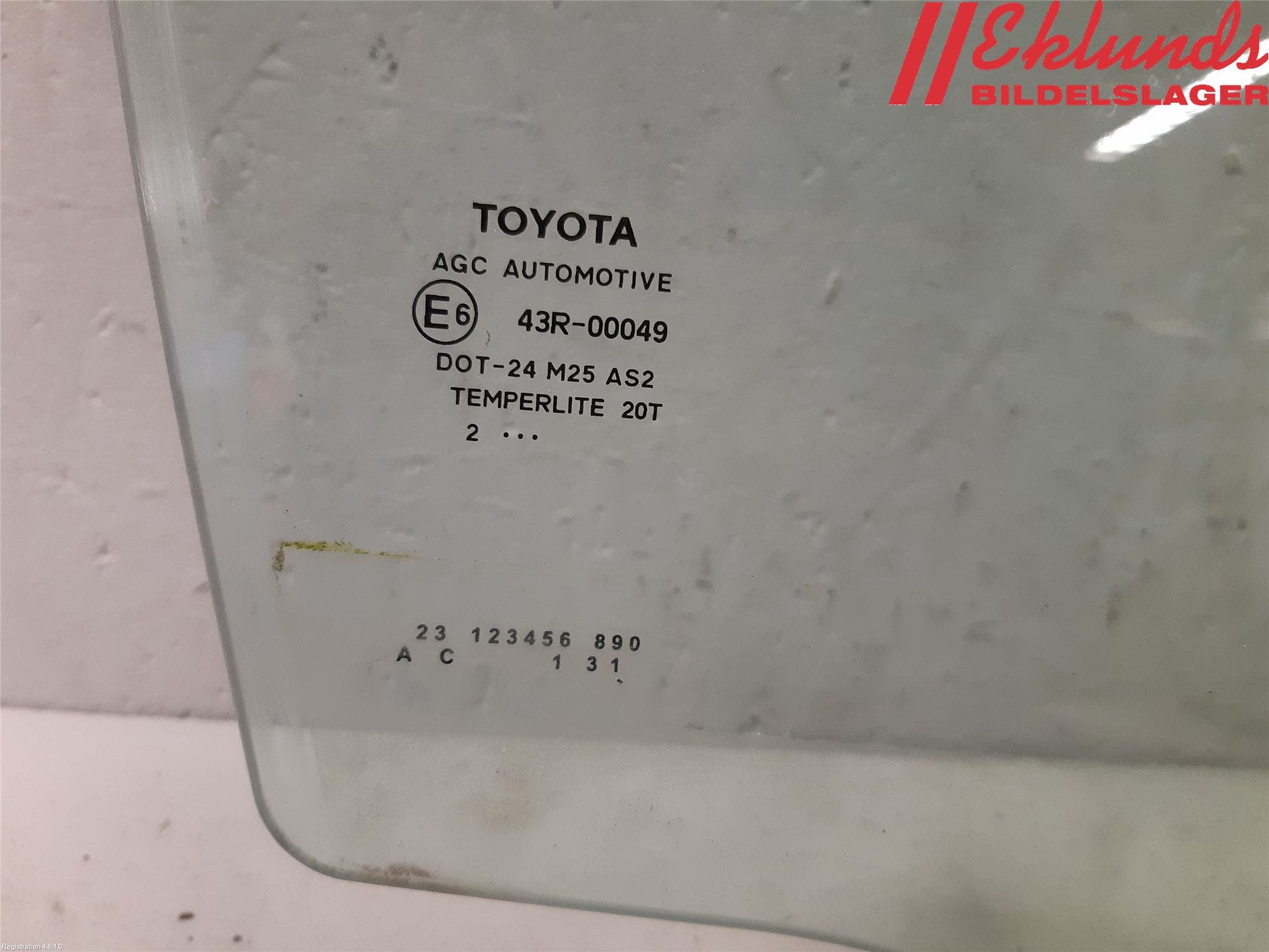 Toyota AURIS 13-19 Dörruta Fram Höger