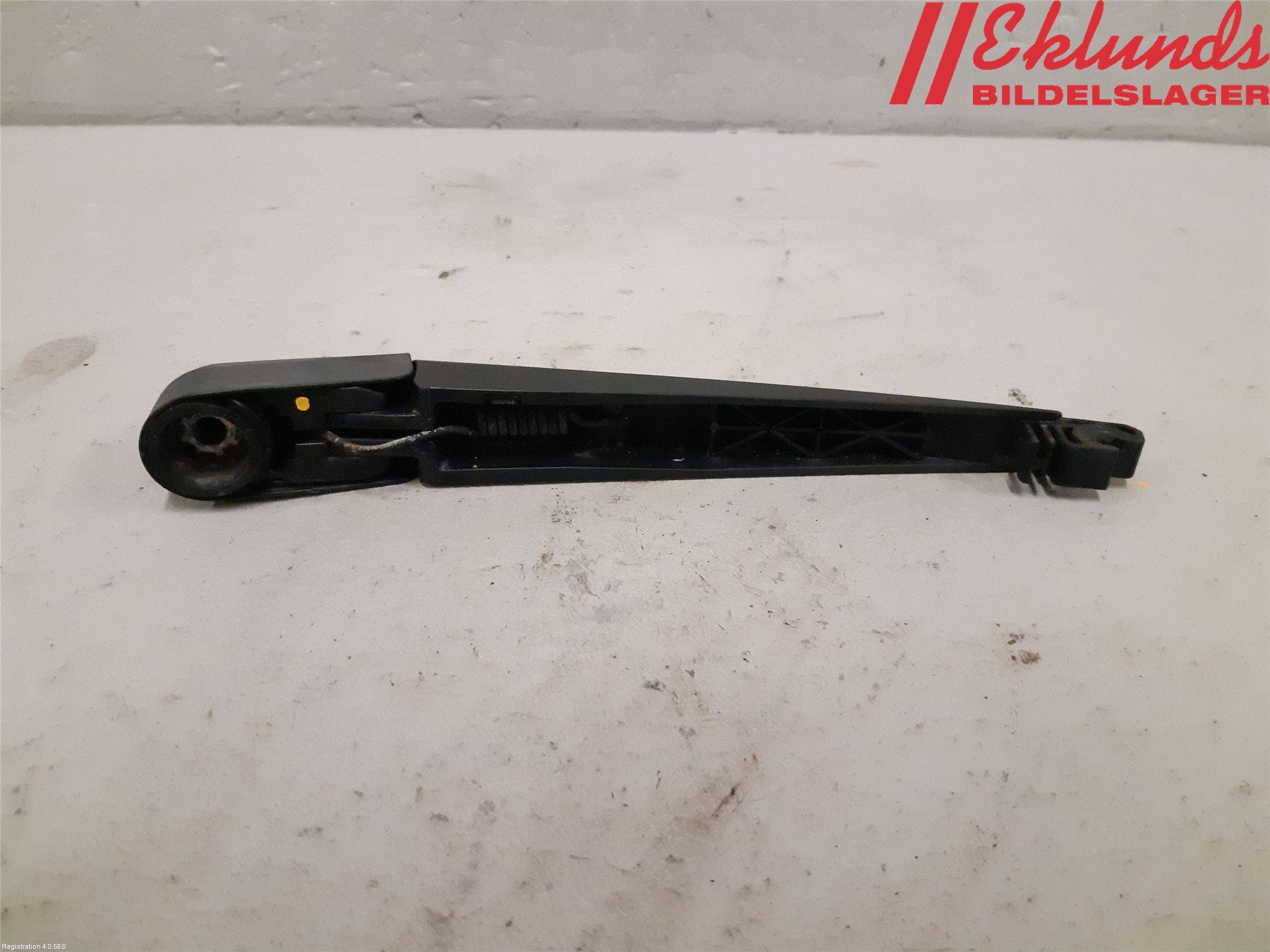 Toyota AVENSIS 09-15 Torkararm-Bakruta