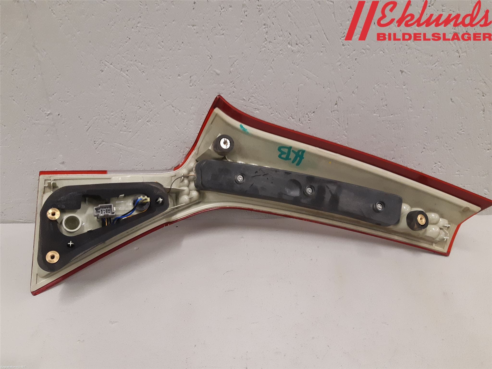 Volvo V70 08-13 Bakljus Lucka Hö