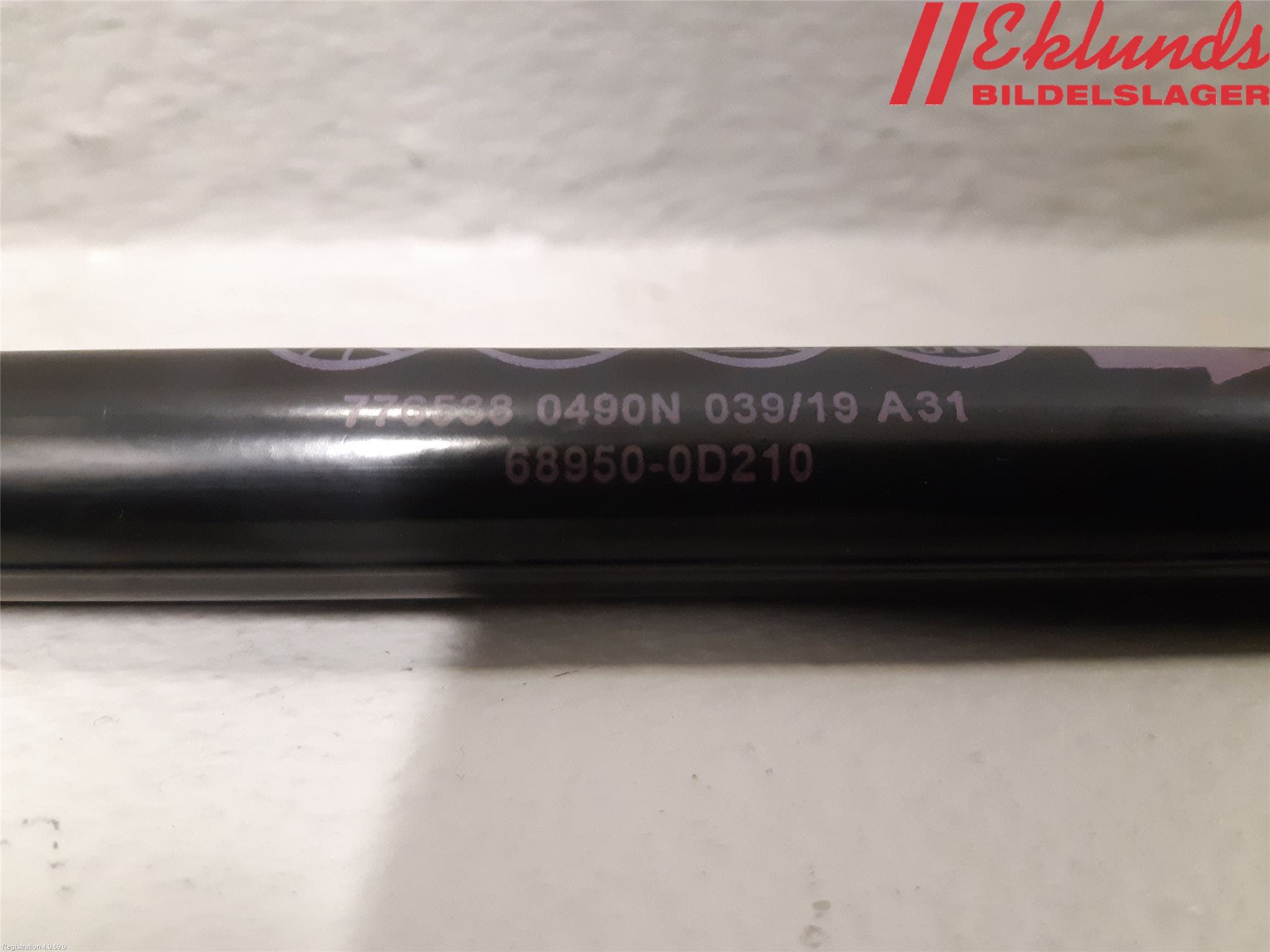 Toyota YARIS XP130 15-20 Gasfjäder Baklucka