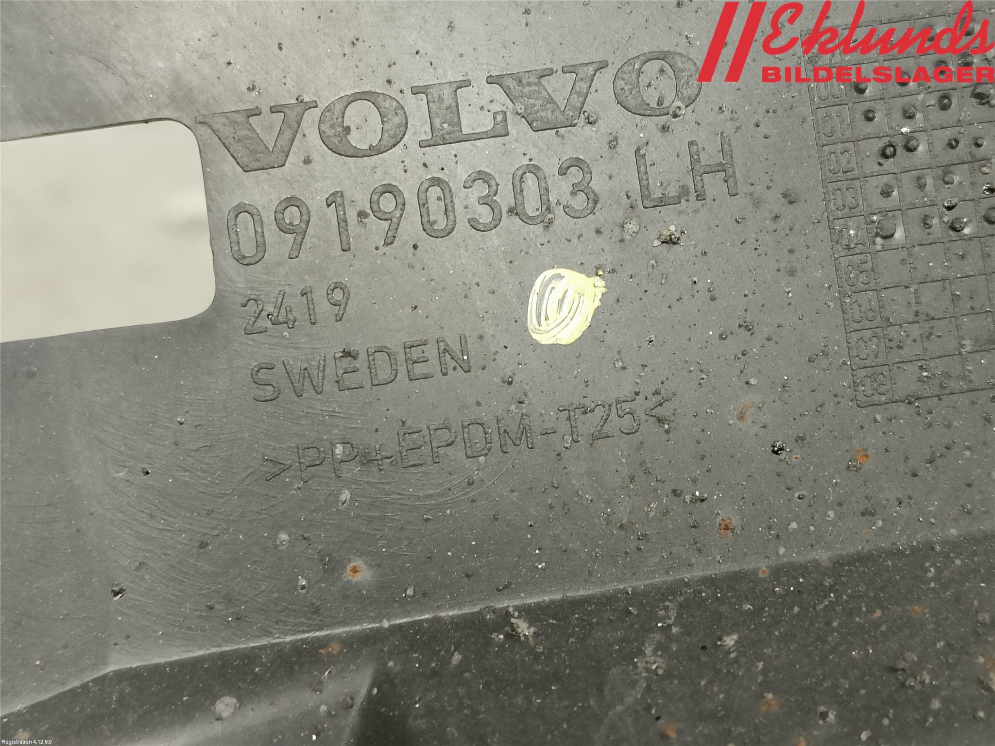 Volvo V70 00-04 Stötfångarfäste Fram Vä