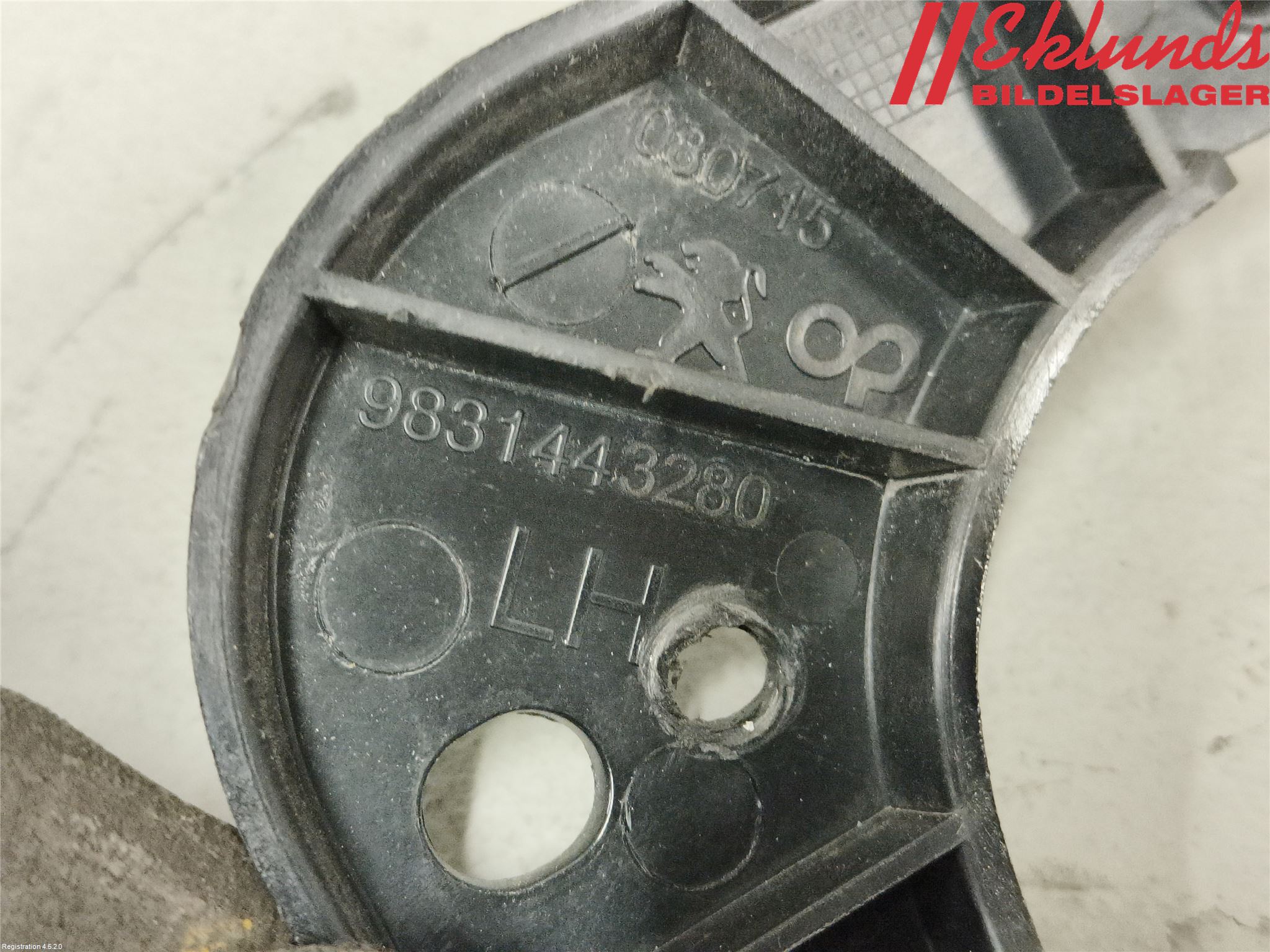 Peugeot 2008/E-2008 20- Stötfångarfäste Bak Vä